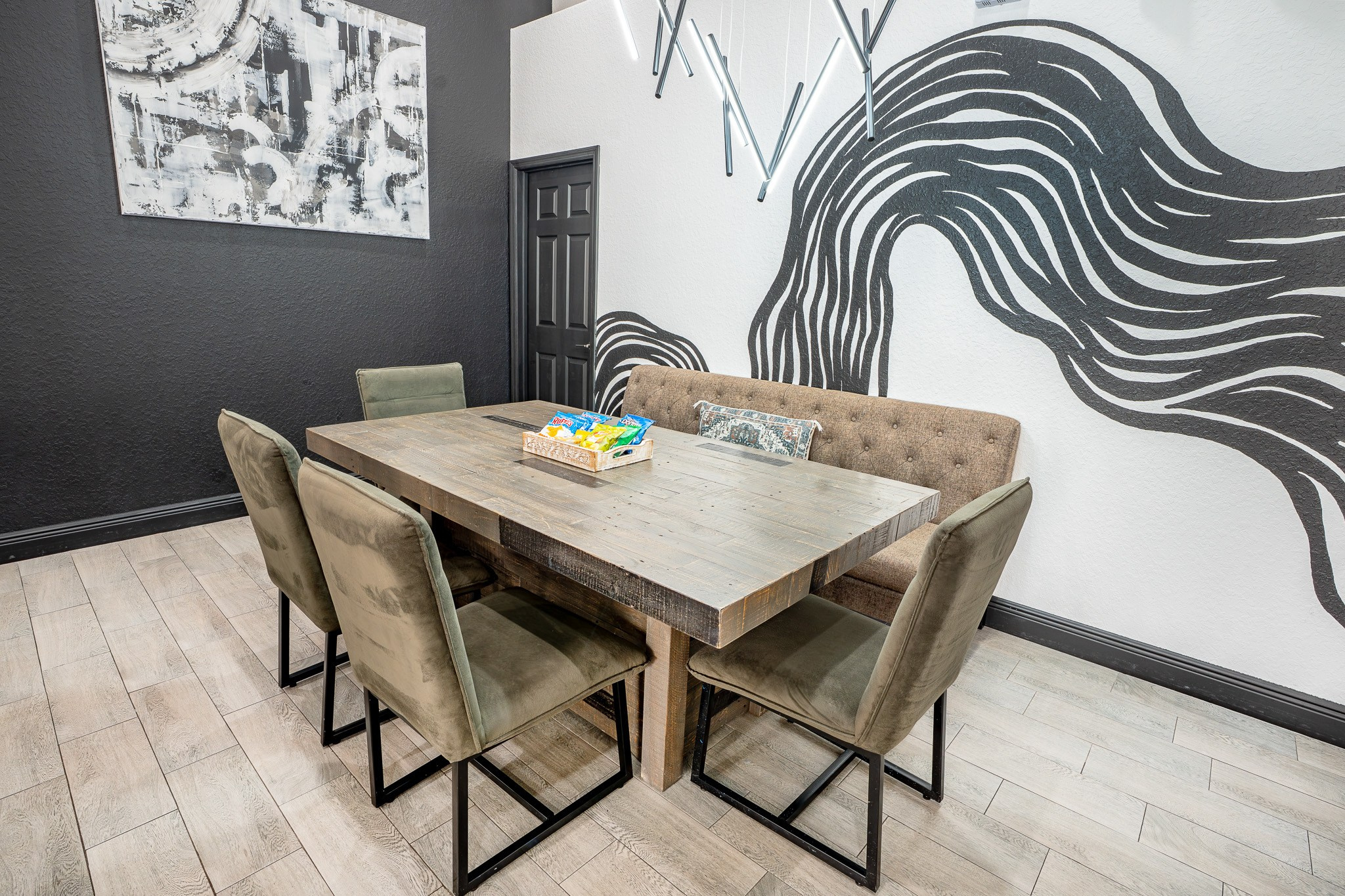 Airbnb: Real Estate 03. Welcome to my video and photo world!