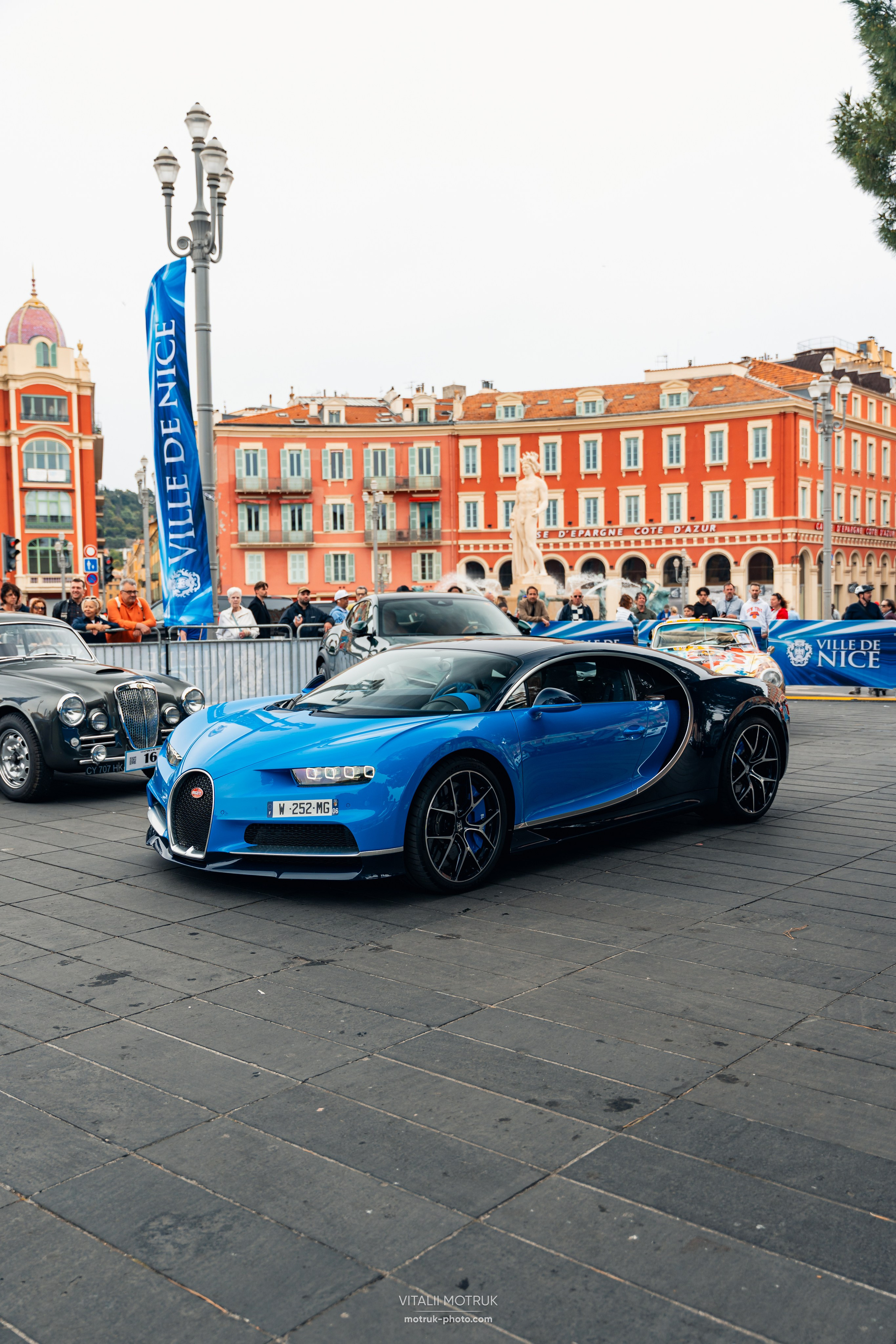 Legends de Nice. Photographe de voitures à Paris — Vitalii Motruk