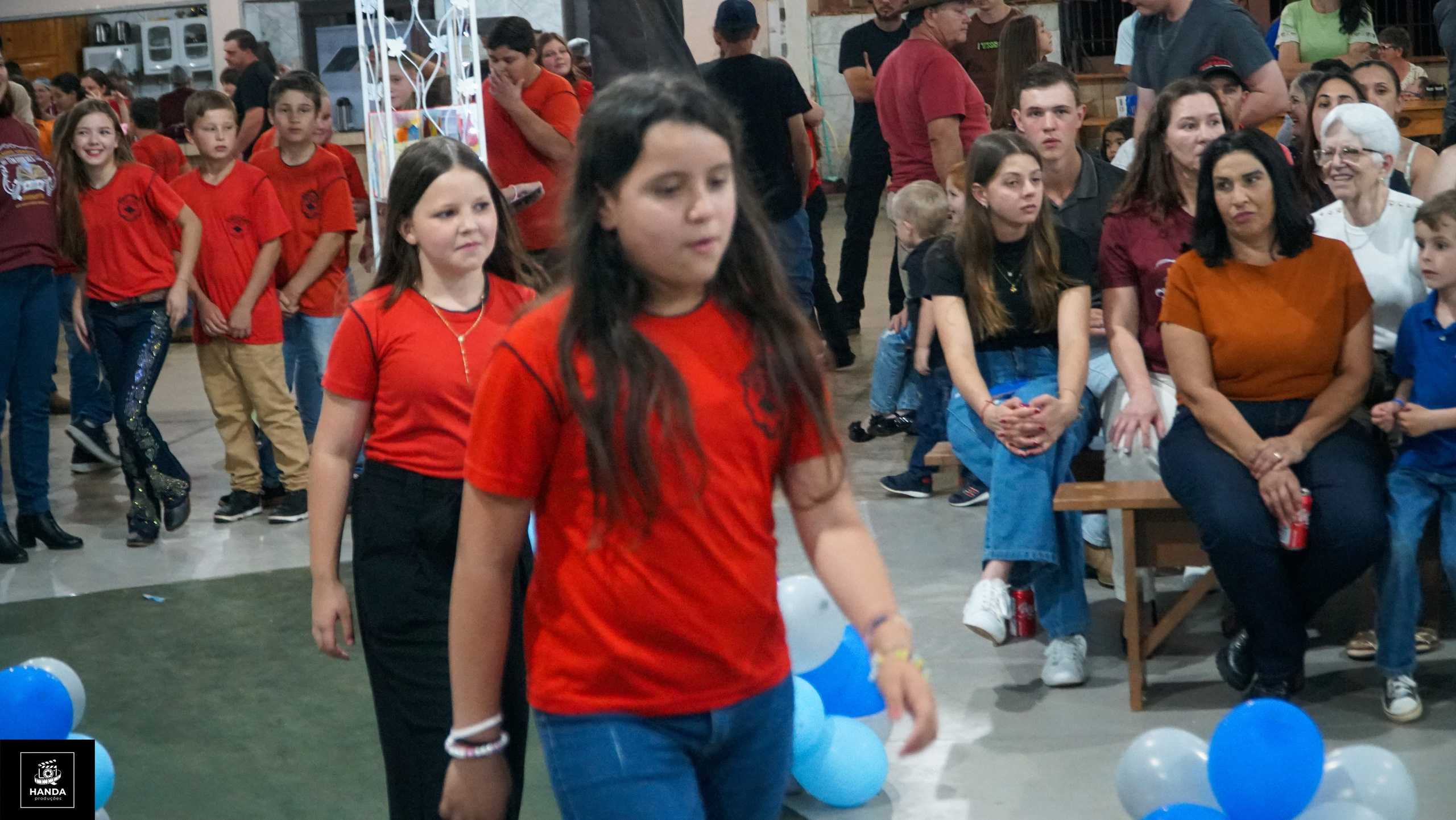 Noite autógrafos colégio Aurélio Buarque de Holanda. Handa Produções