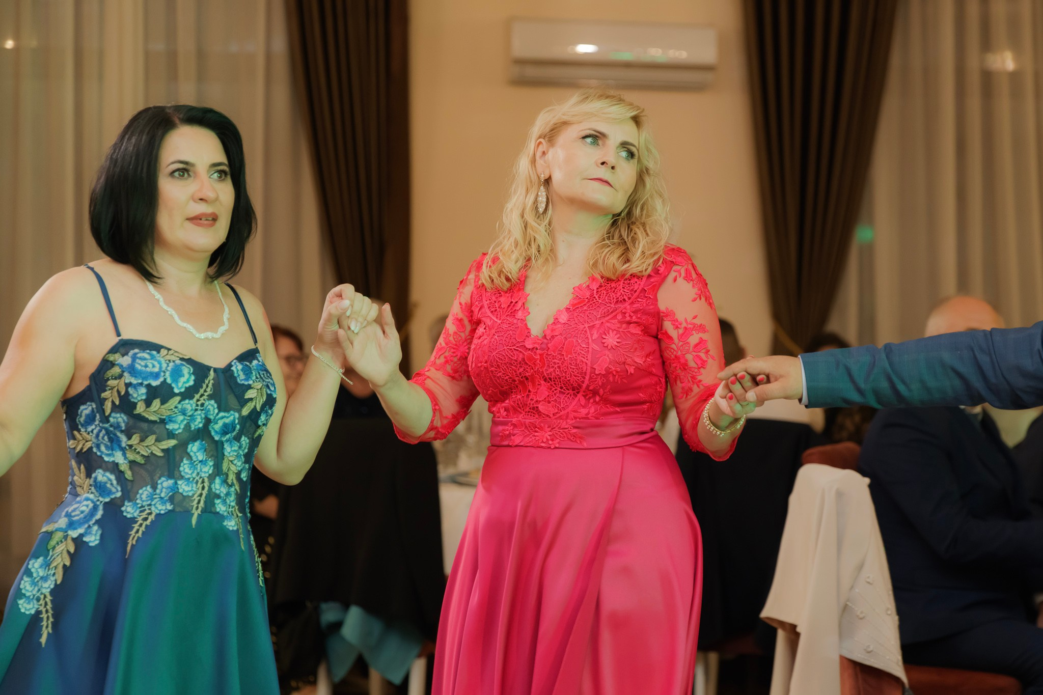 Mihai & Oana. Servicii foto-video profesionale, pentru momente de neuitat