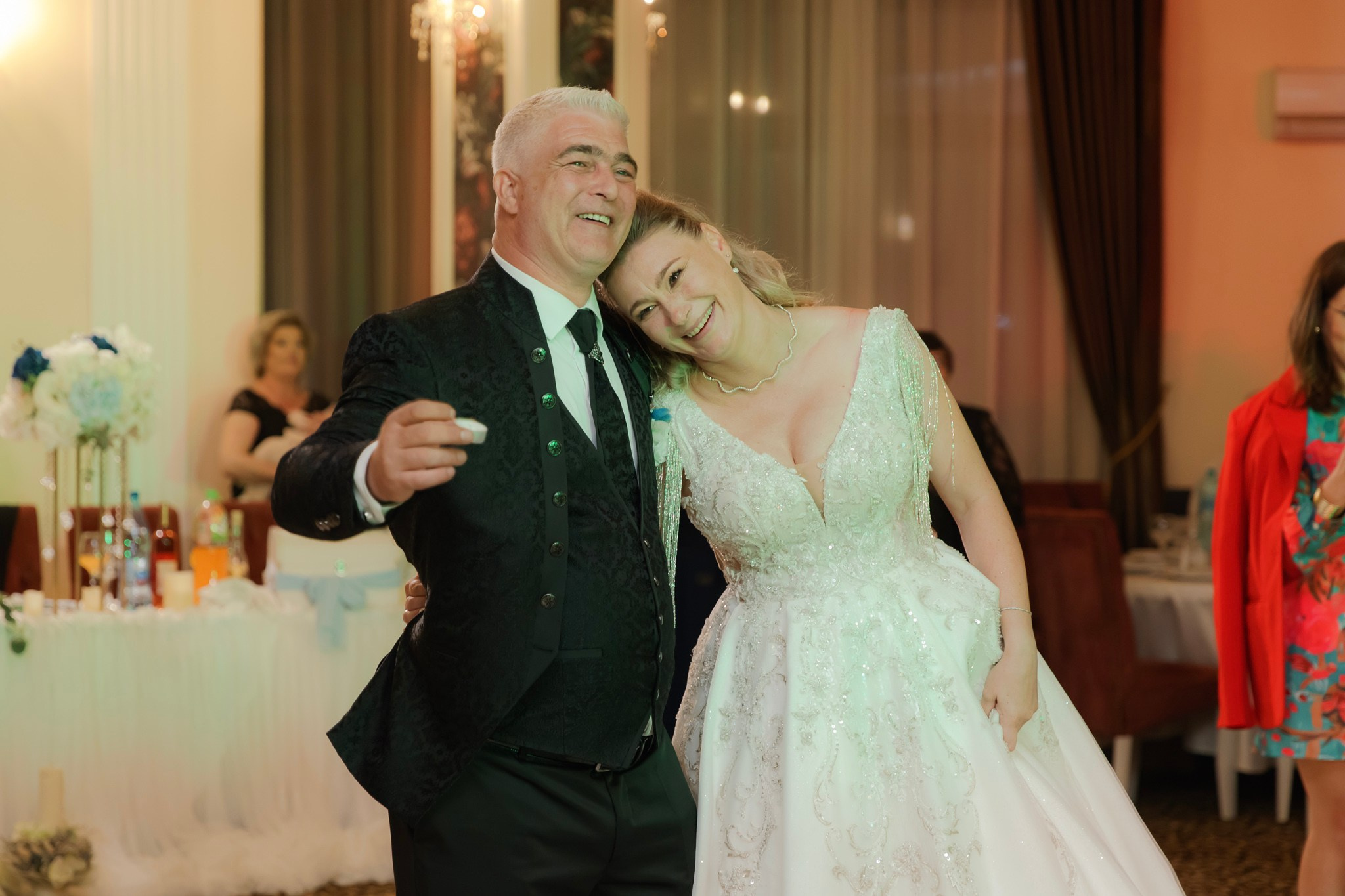 Mihai & Oana. Servicii foto-video profesionale, pentru momente de neuitat