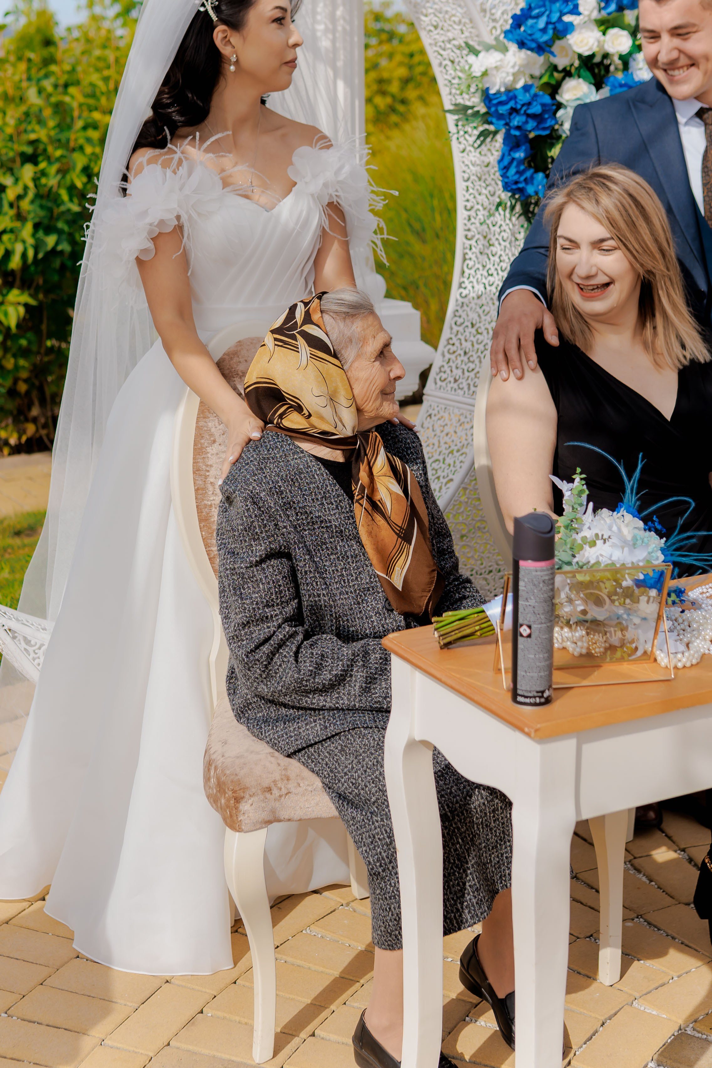 Loredana & Emilian – Ziua Nunții | Videografie - fotografie Botez Suceava, Iași, Botoșani. Servicii foto-video profesionale, pentru momente de neuitat