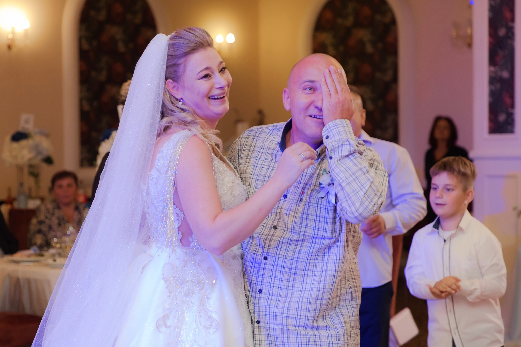 Mihai & Oana. Servicii foto-video profesionale, pentru momente de neuitat