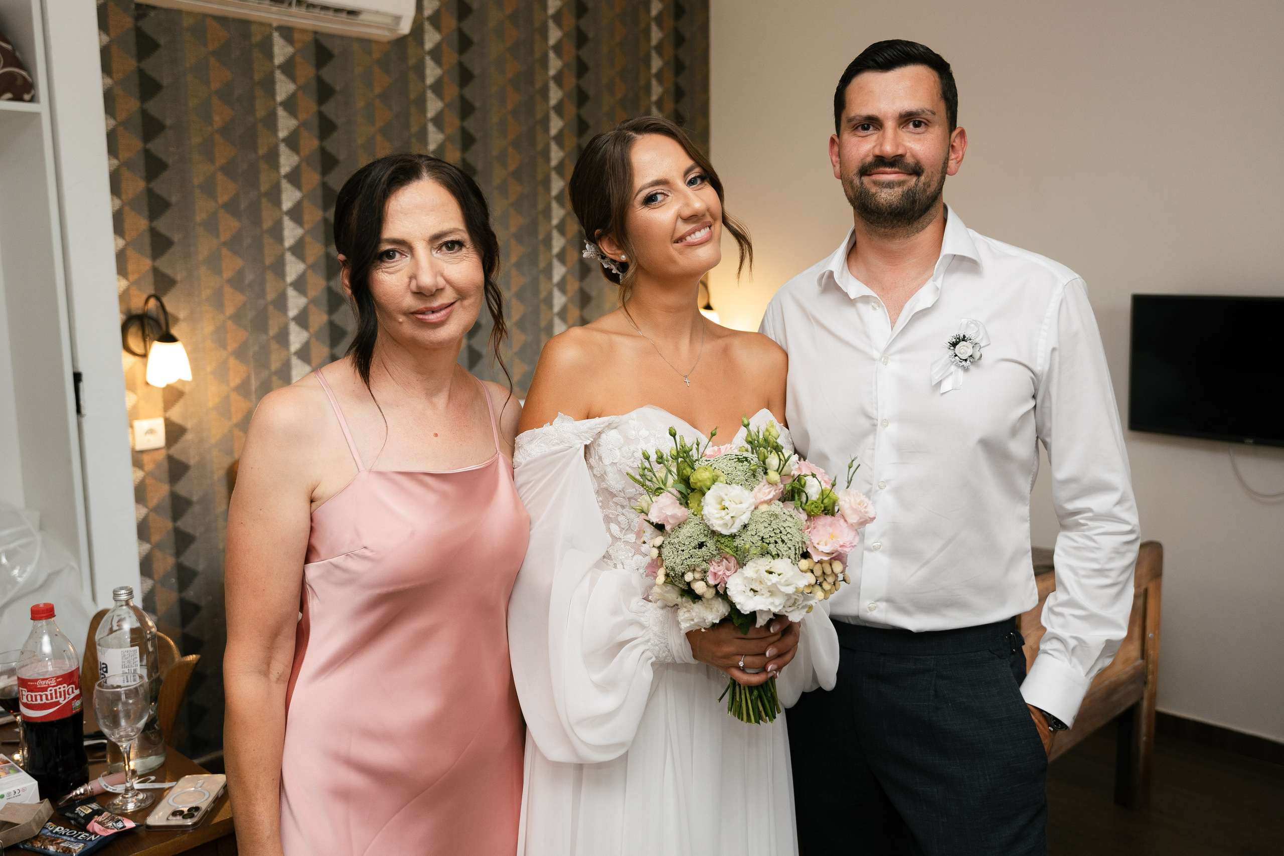 M&D|Between City Lights and Hidden Oasis. Black Sheep Produkcija| Wedding Photography and Wedding Films, based in Kragujevac, Europe / Fotograf i videograf, Kragujevac, Srbija