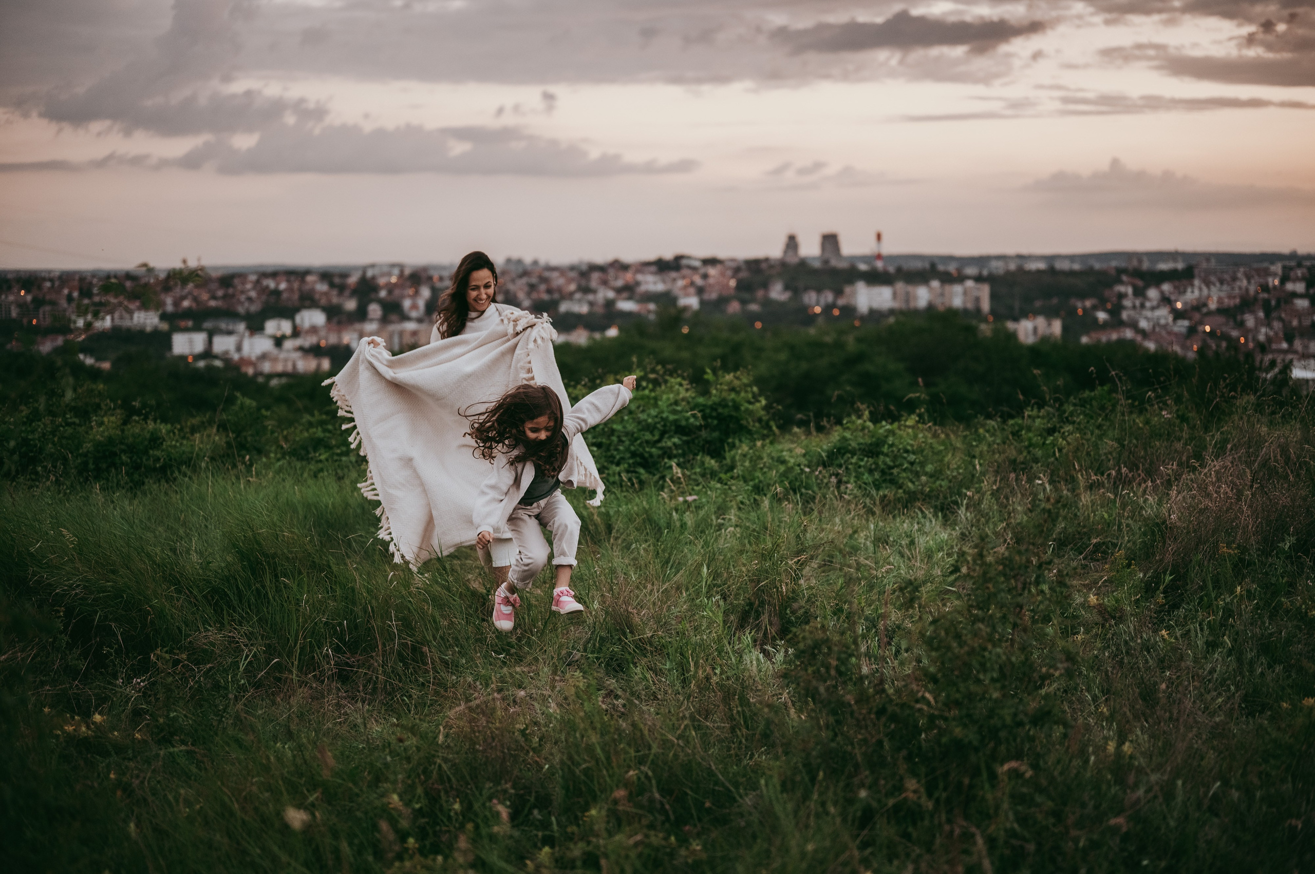 Bojana i Srna / mammy and me photosession. Deciji i porodicni fotograf u Beogradu Oksana Skendzic