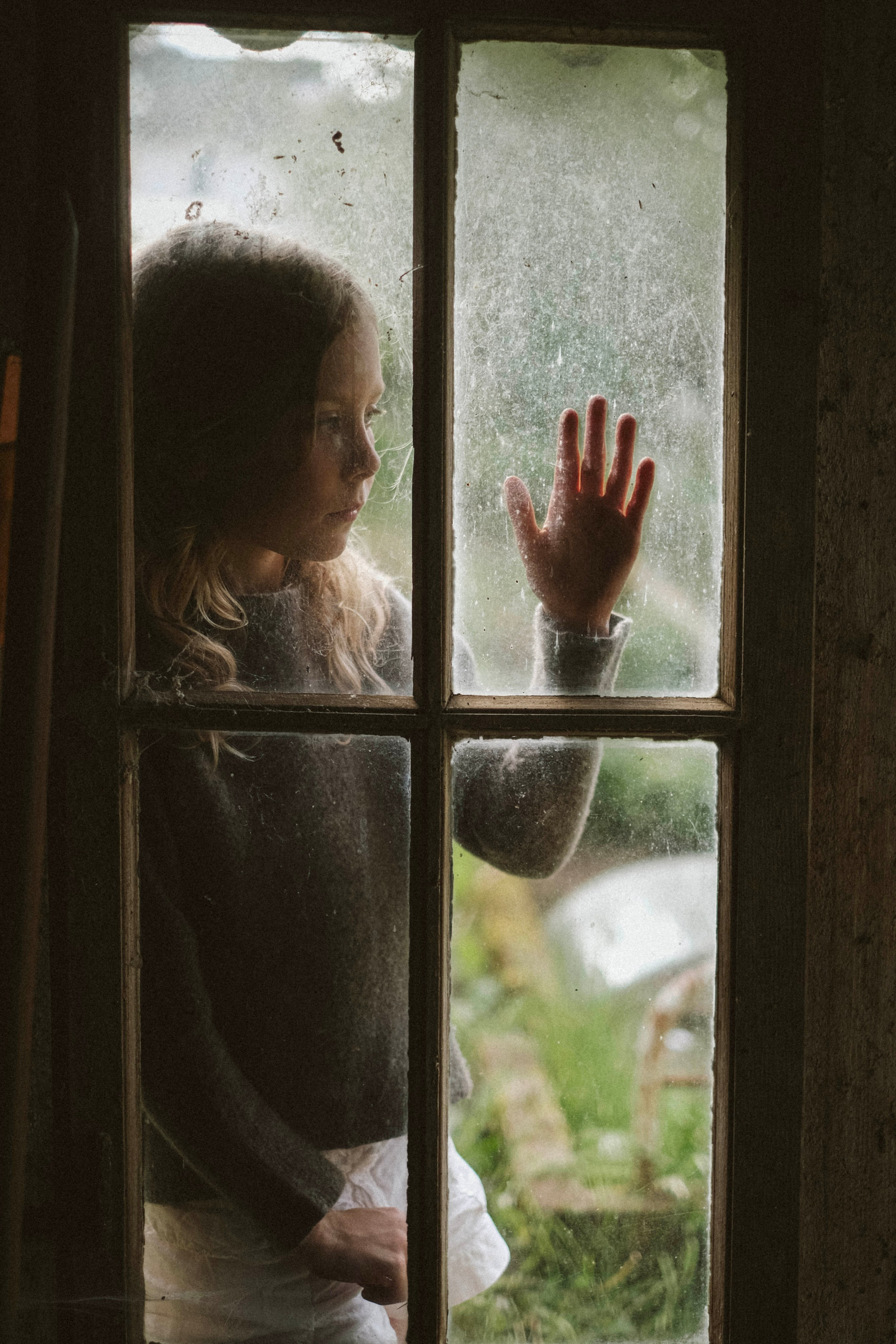 One year in a 500 years old house. Authentische Familienfotografie in Köln