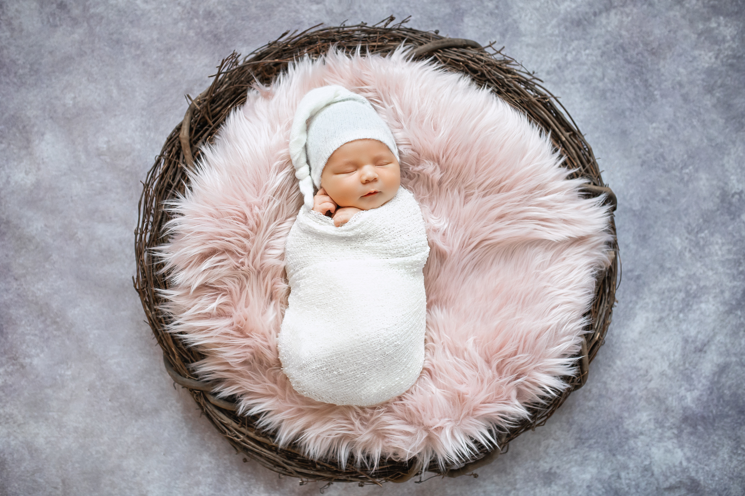 Newborn. Family and kids photographer Anastasiya Hanush in Massachusetts