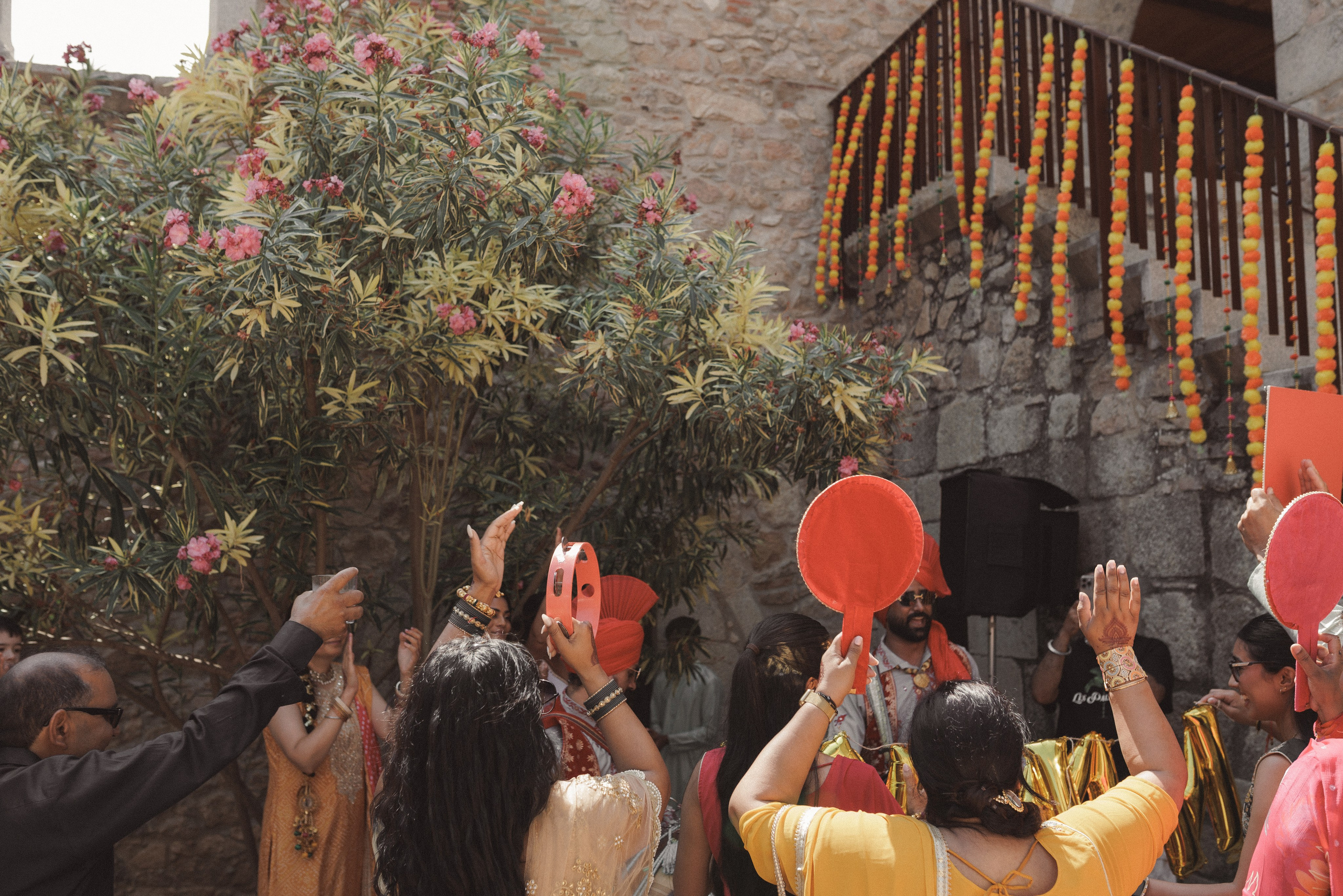 Patrik & Naomi. Monestir Sant Salvi. Paola wedding photographer / videographer in Barcelona