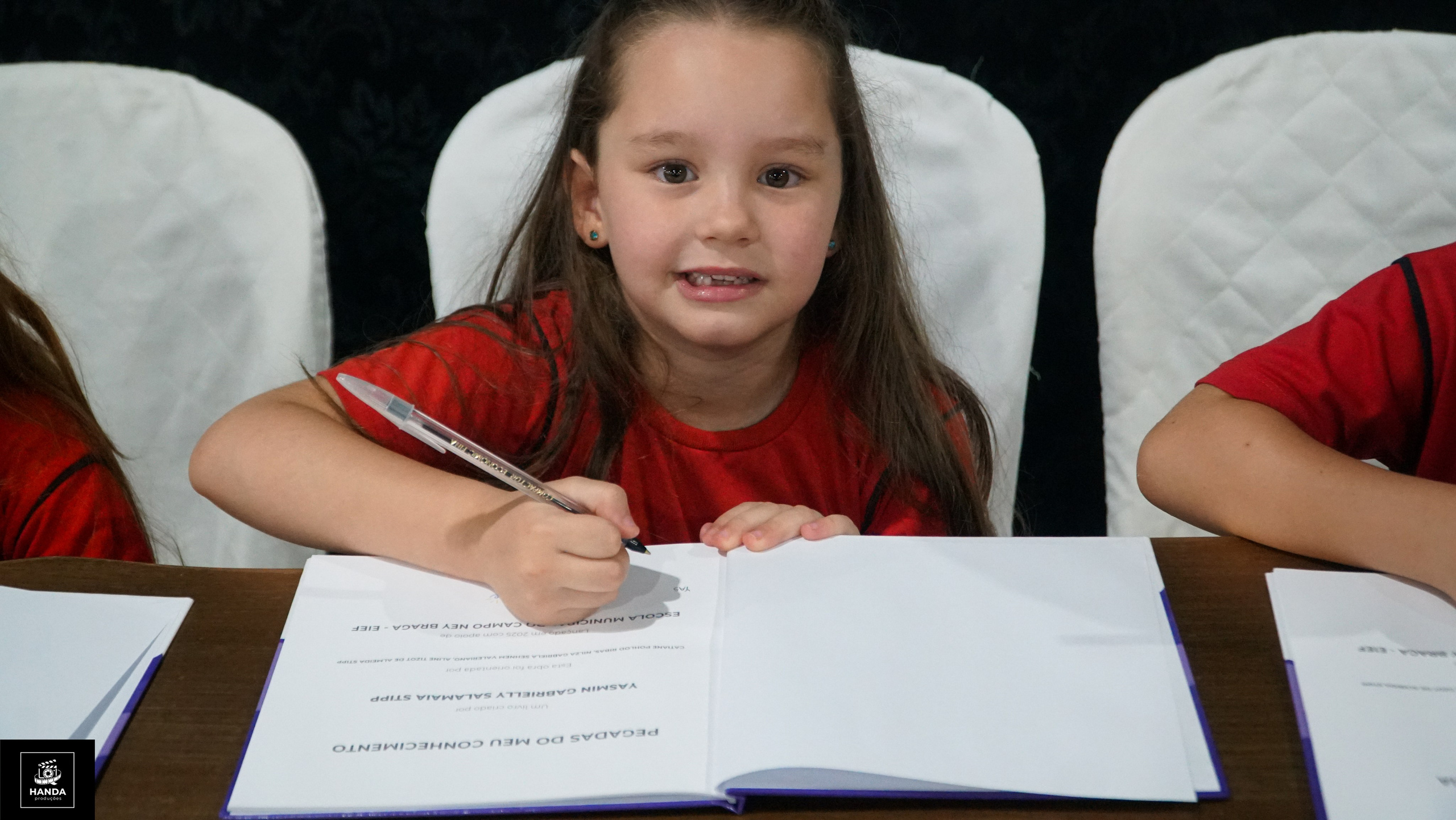 Noite autógrafos colégio Aurélio Buarque de Holanda. Handa Produções