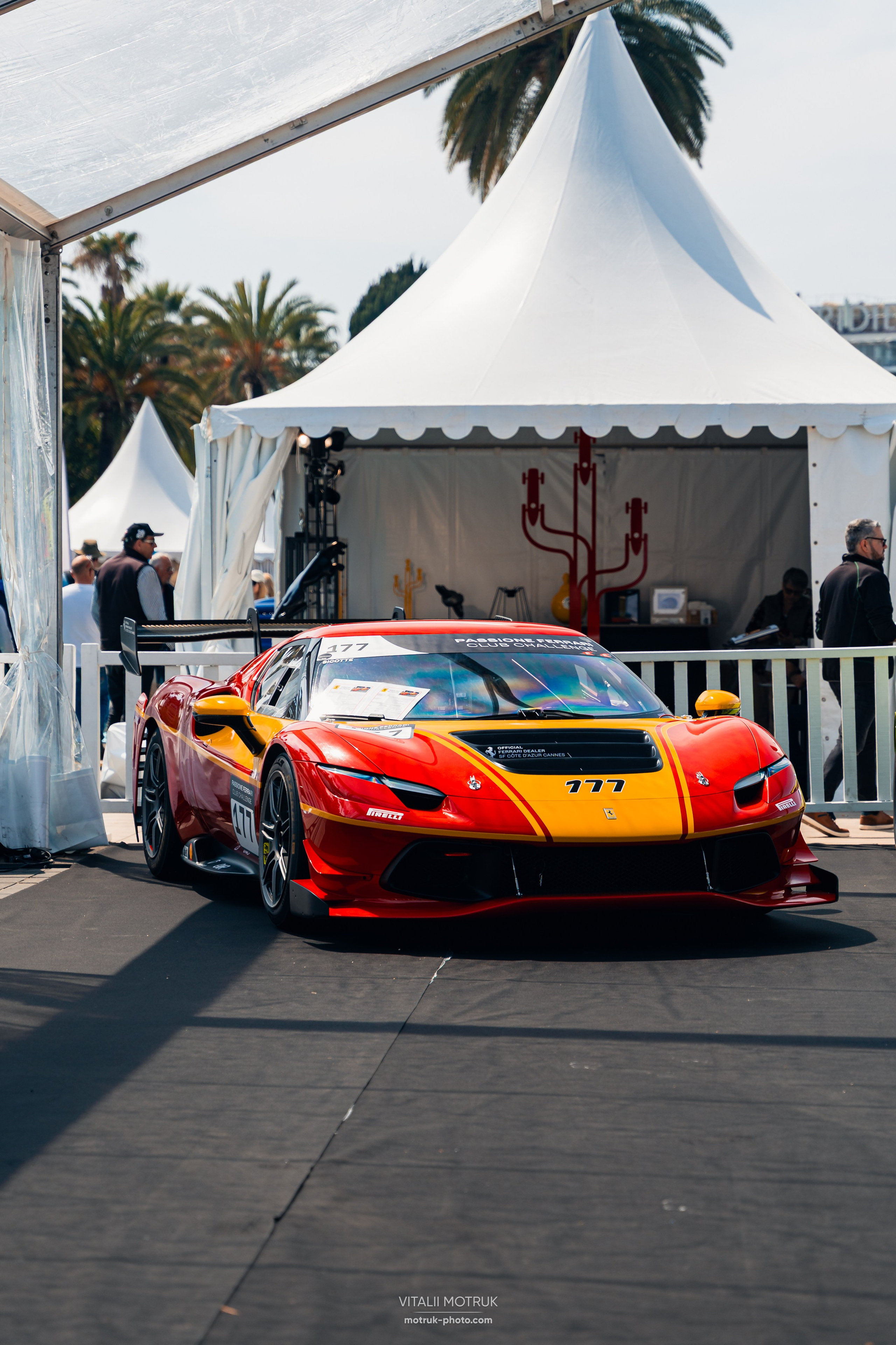 Legends de Nice. Photographe de voitures à Paris — Vitalii Motruk
