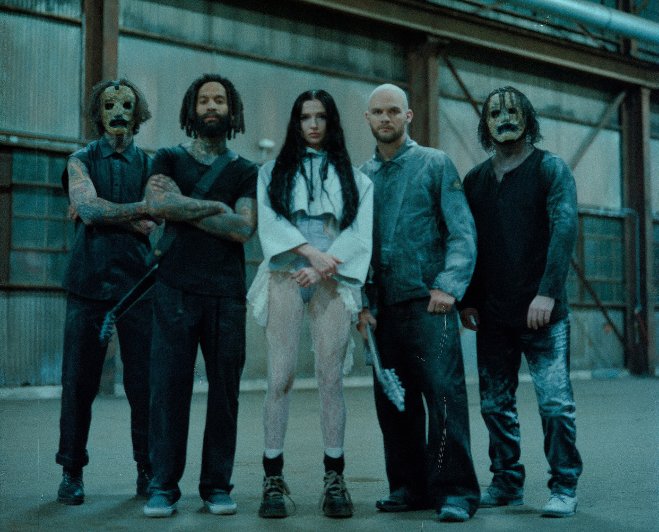Poppy выпустила клип на «Dying to Forget» с участниками Knocked Loose и House of Protection | FOTKAI