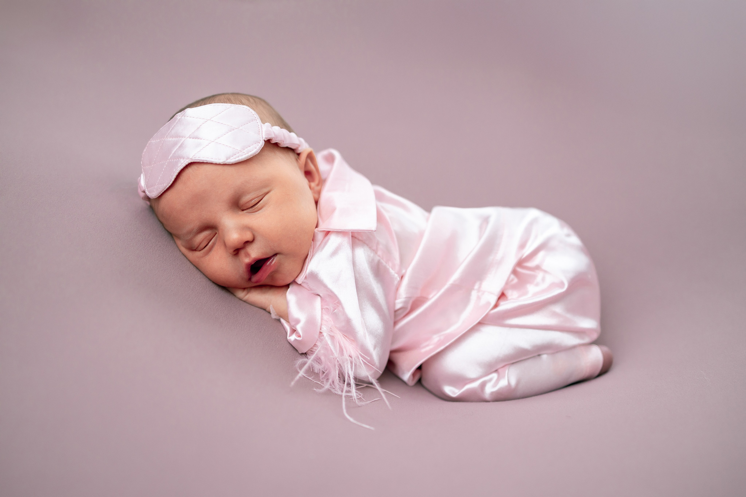 Newborn. Anaeliseevaphoto.com