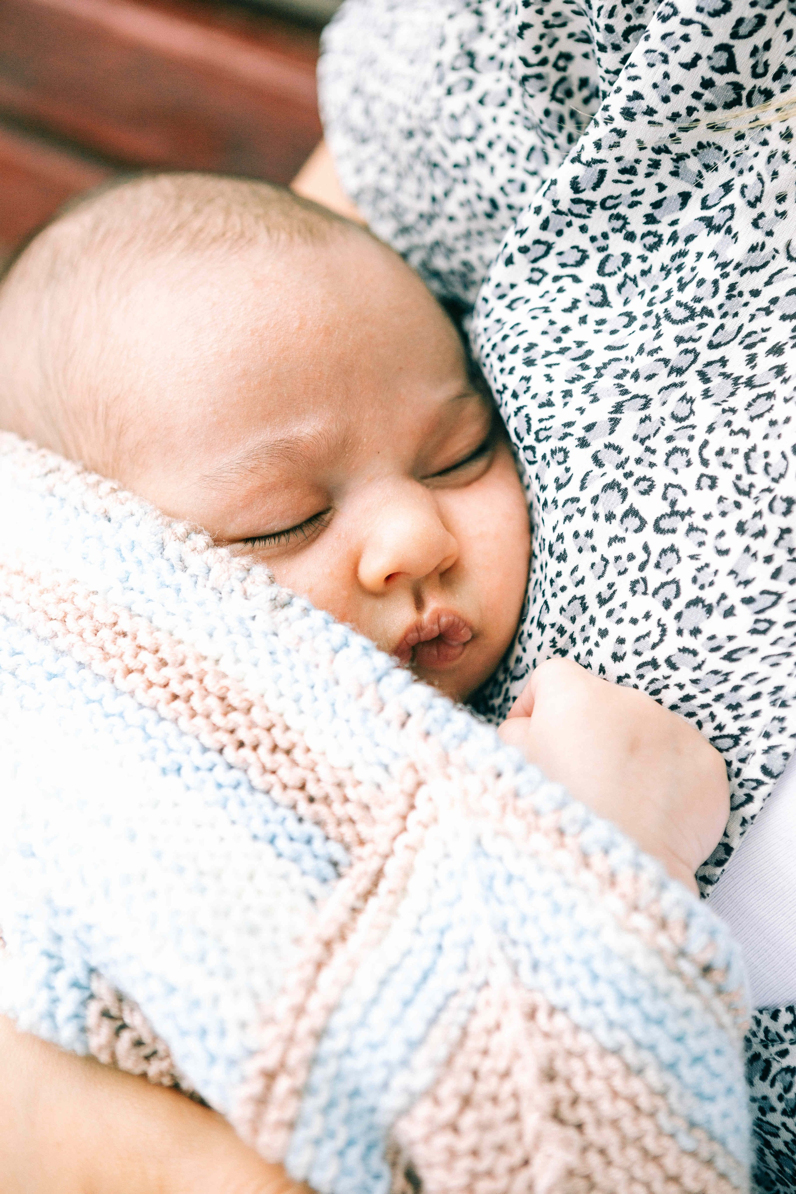 BRITH MILA IN THE SMALL SYNAGOGUE. PHOTOGRAPHER IN ISRAEL