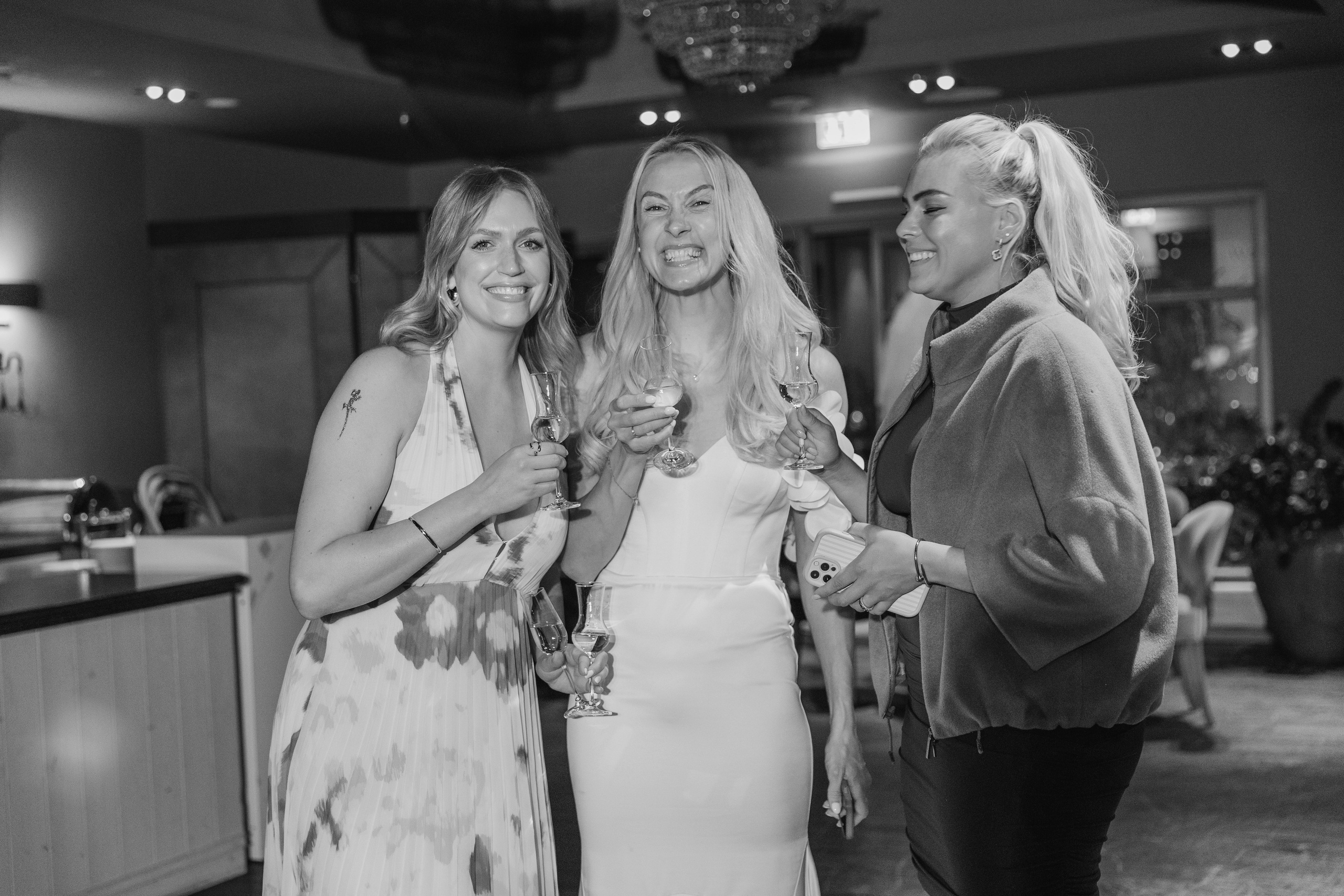 Svetlana and Yann. Hochzeitsgeschichten – Professionelle Hochzeitsfotografie & Videografie in Deutschland, Italien, Spanien und ganz Europa