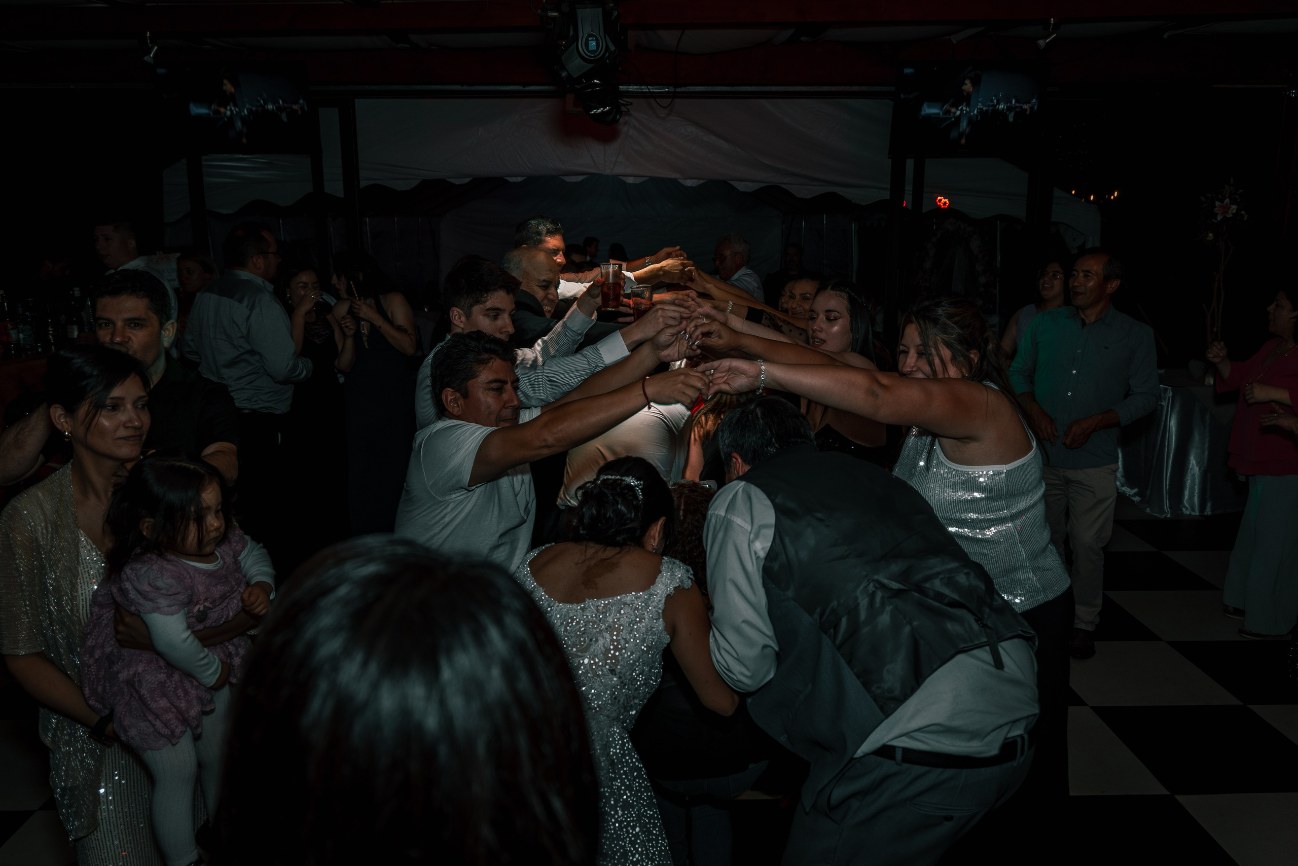 Katherin y Daniel. Dinka & Emilio - El arte de preservar lo que no se repite