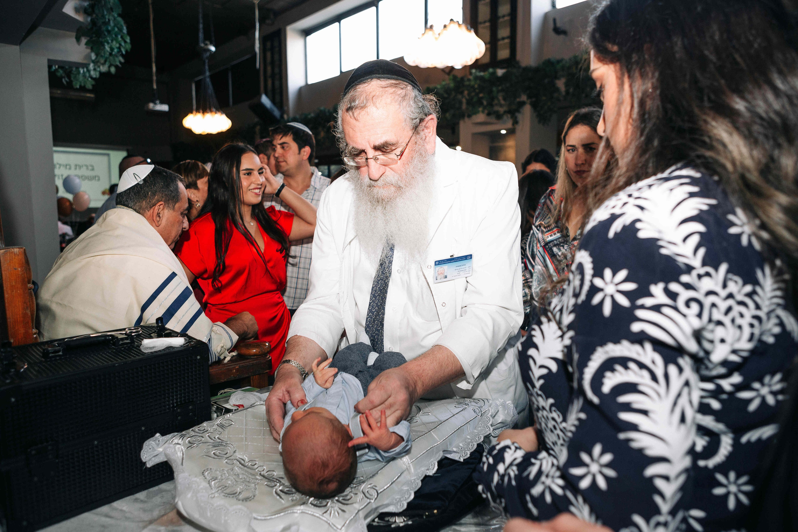 BRIT MILA (BIG EVENT). PHOTOGRAPHER IN ISRAEL