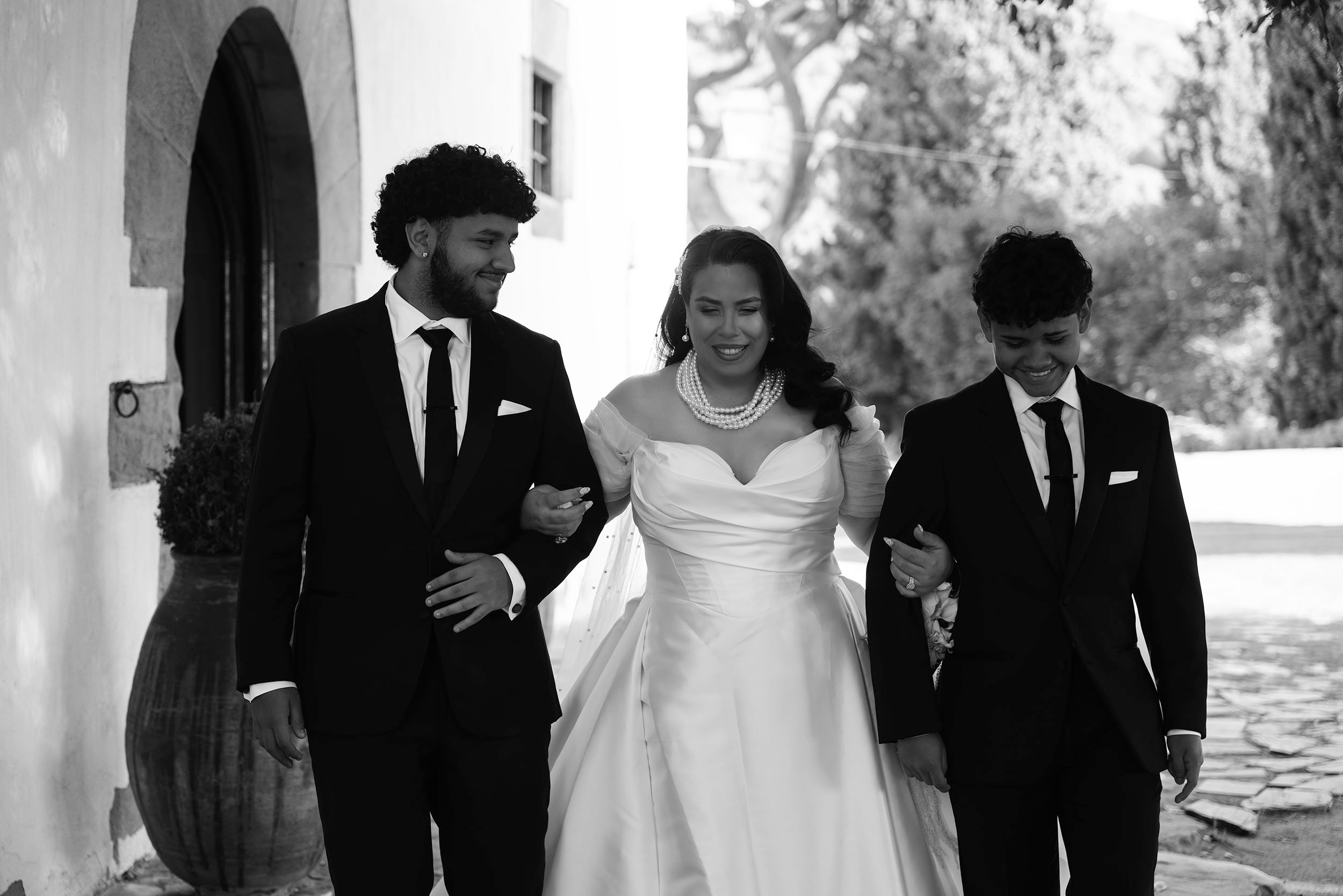 Donielle and Edwin. Fotógrafos de bodas de destino y creadores de contenido con base en España