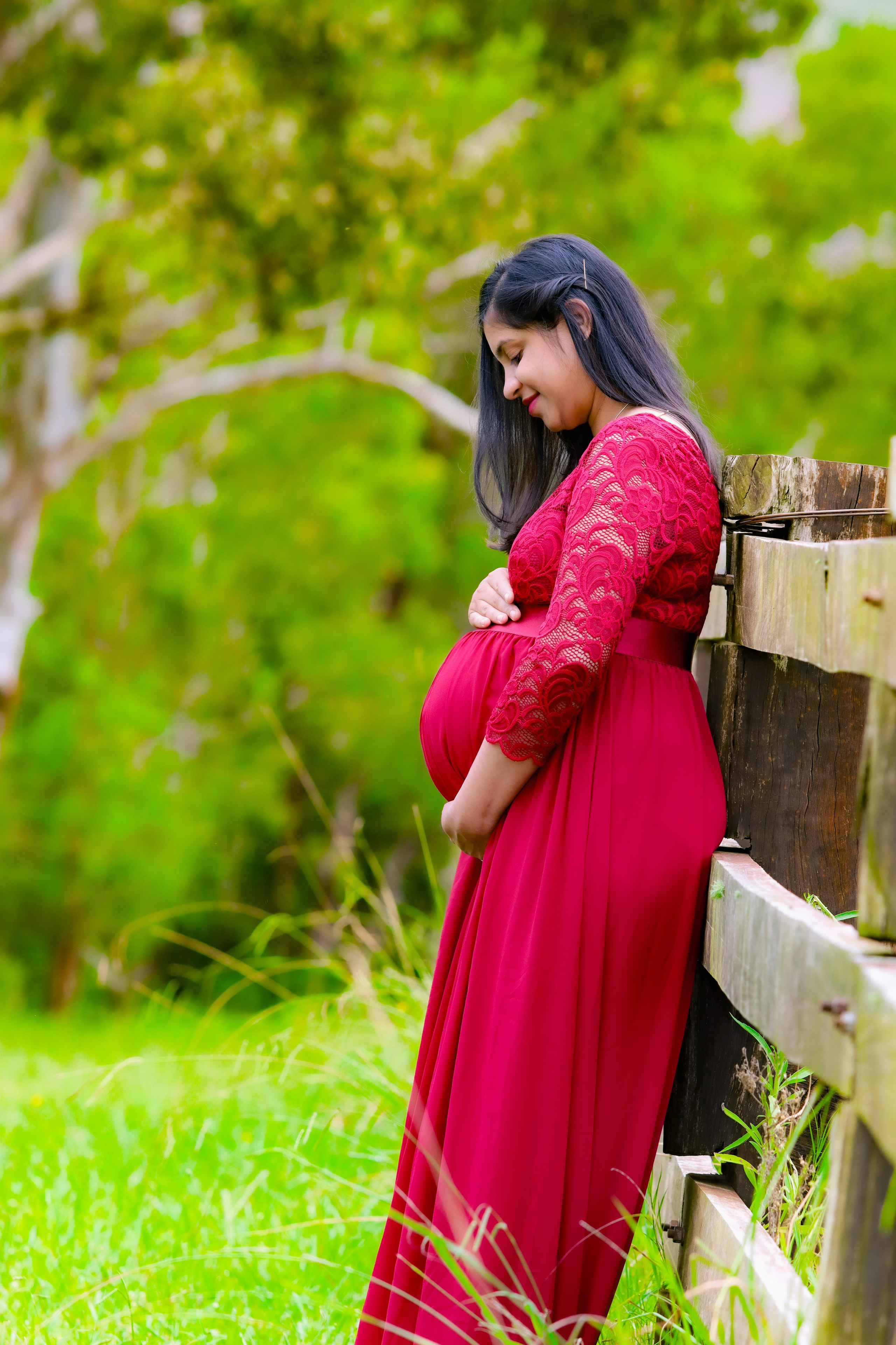 Maternity Shoot. MHCreative is family-oriented photographer based in SYDNEY
