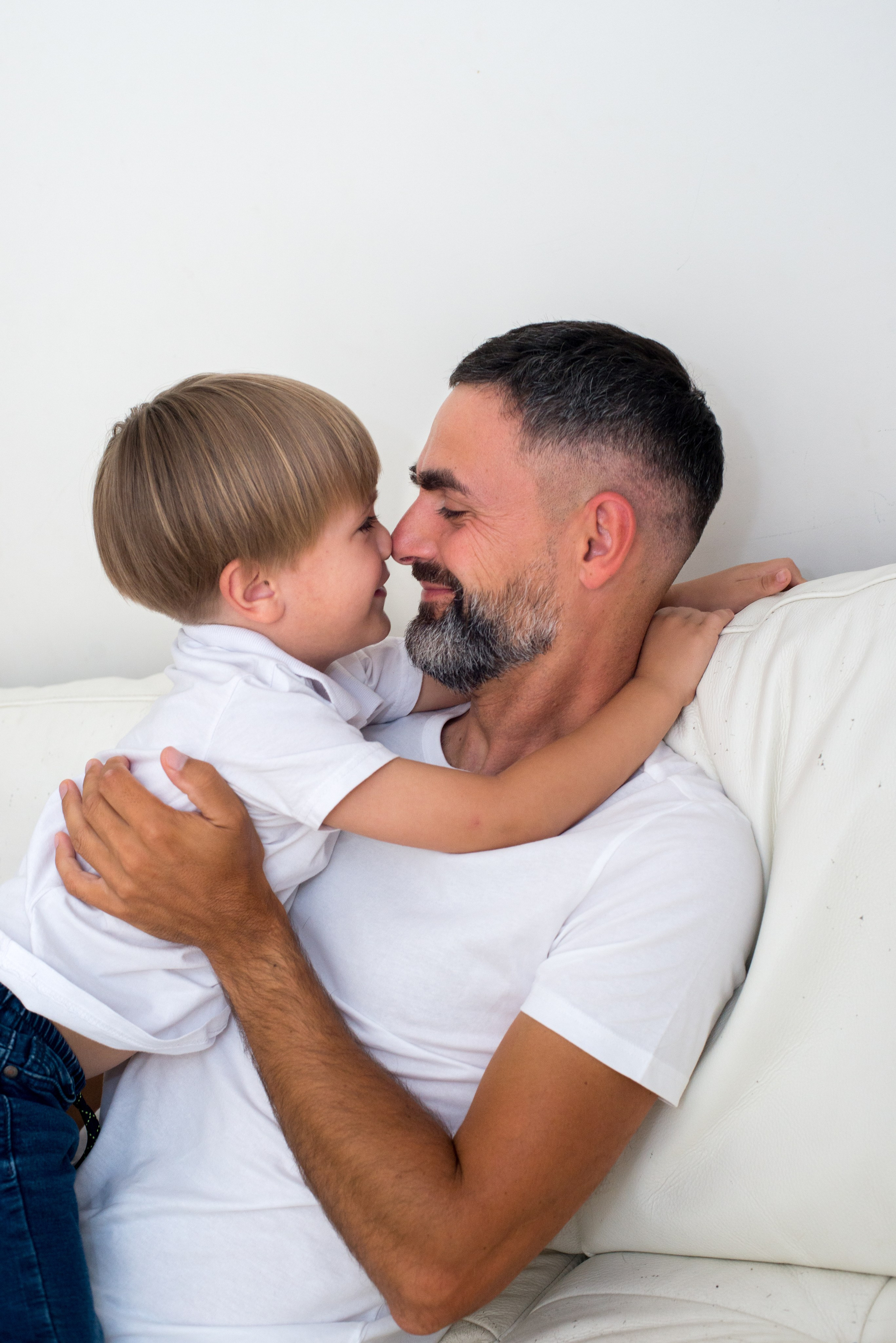 Катя, Андрей Мирон и Лео. Визуальный брендинг