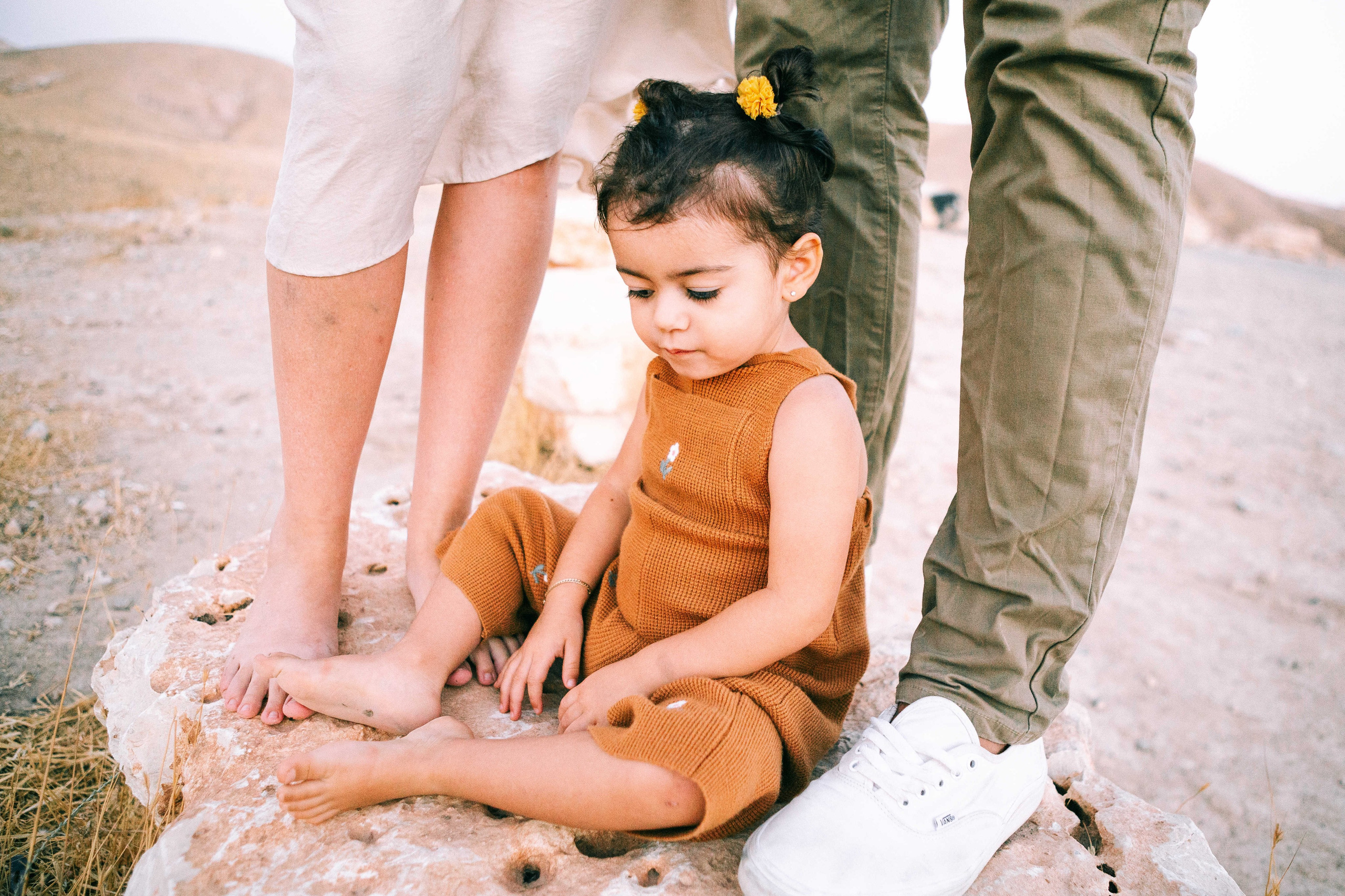 PREGNANT PHOTOSESSION IN THE DESERT. PHOTOGRAPHER IN ISRAEL