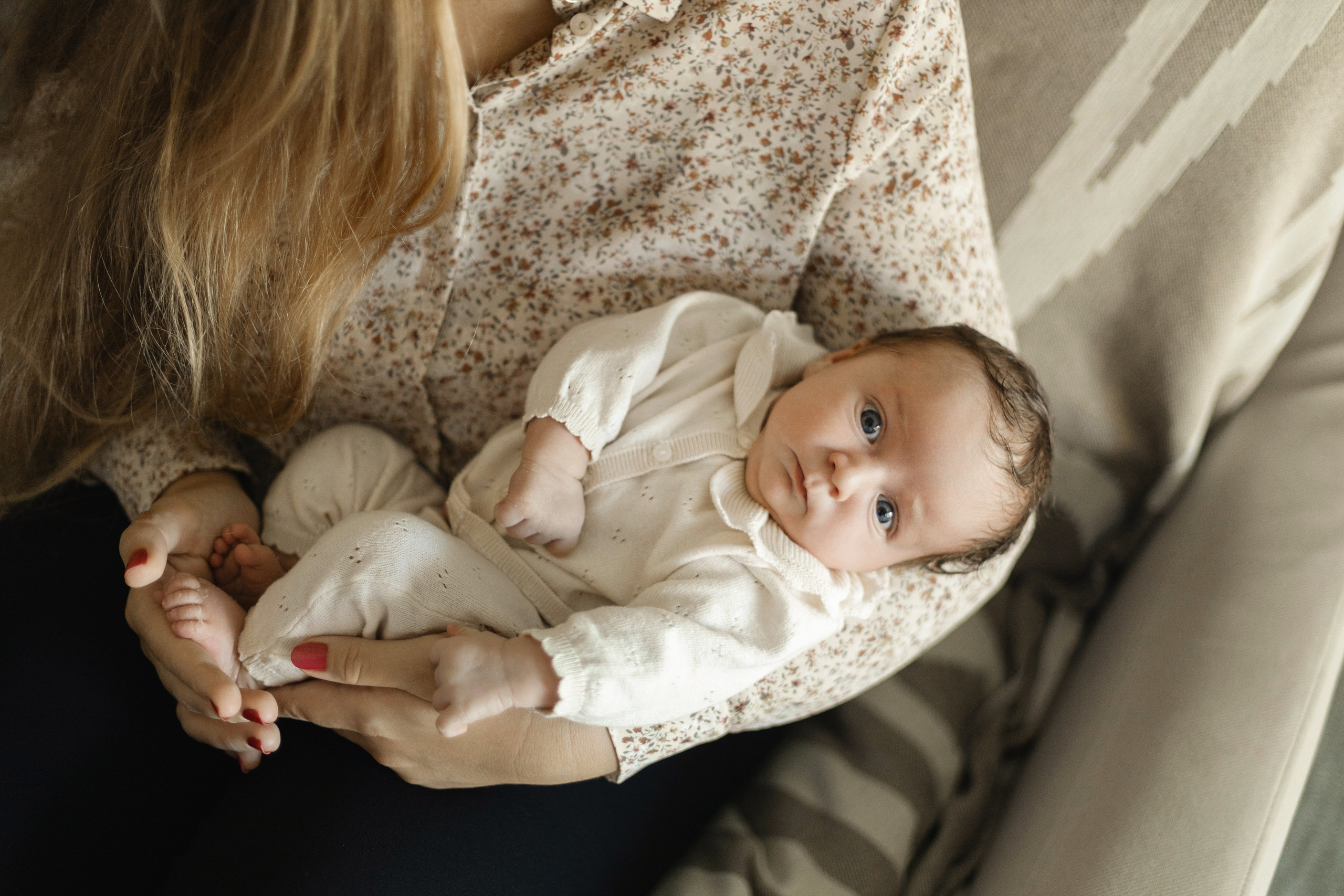 Newborn Lifestyle. Family photographer in Bay Area, California