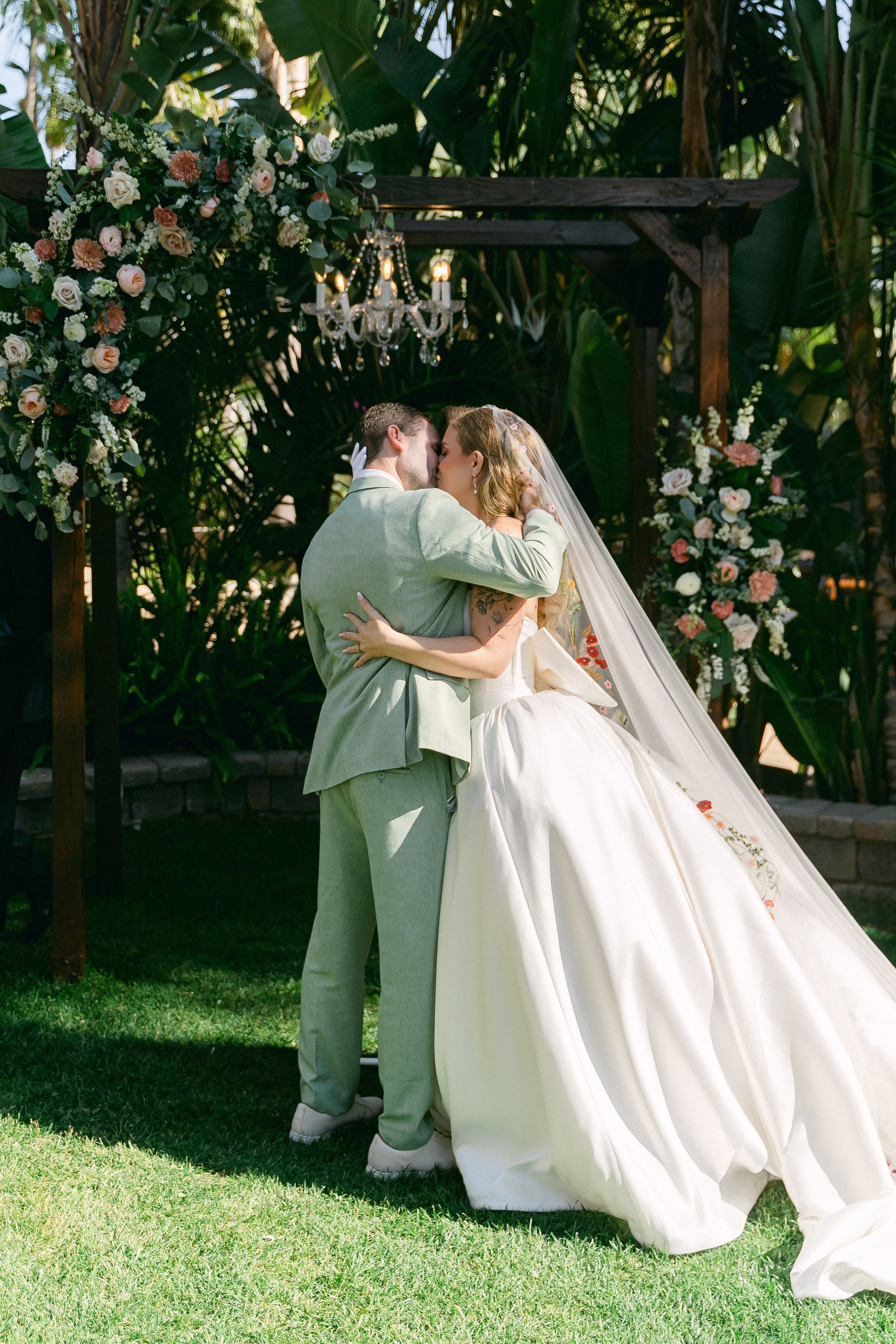Mark & Caroline. Babich Weddings