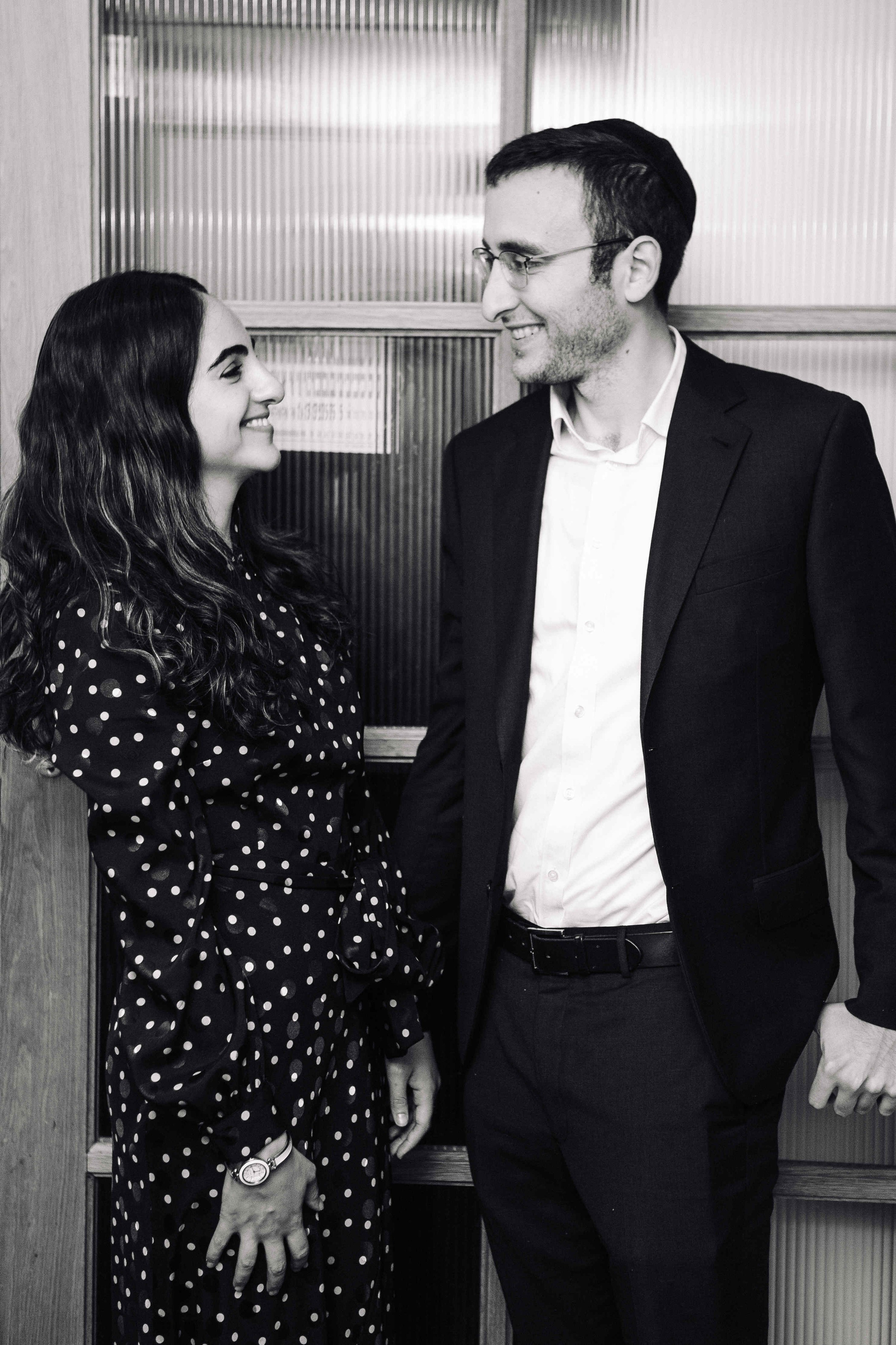 PARTY IN A RESTAURANT WITH THE WHOLE FAMILY. Https://shi-photo.com/