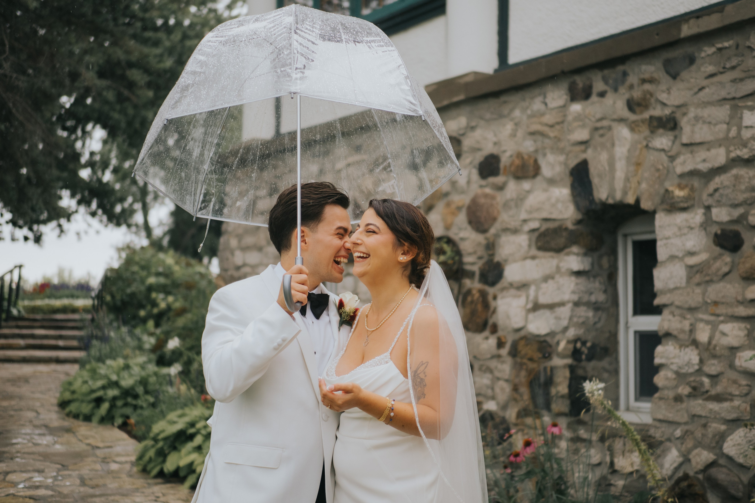Wedding of Cassandra and Loïc in Beaconsfield, Montreal. Wedding and Family Photography Montreal Muriel Oe Photo