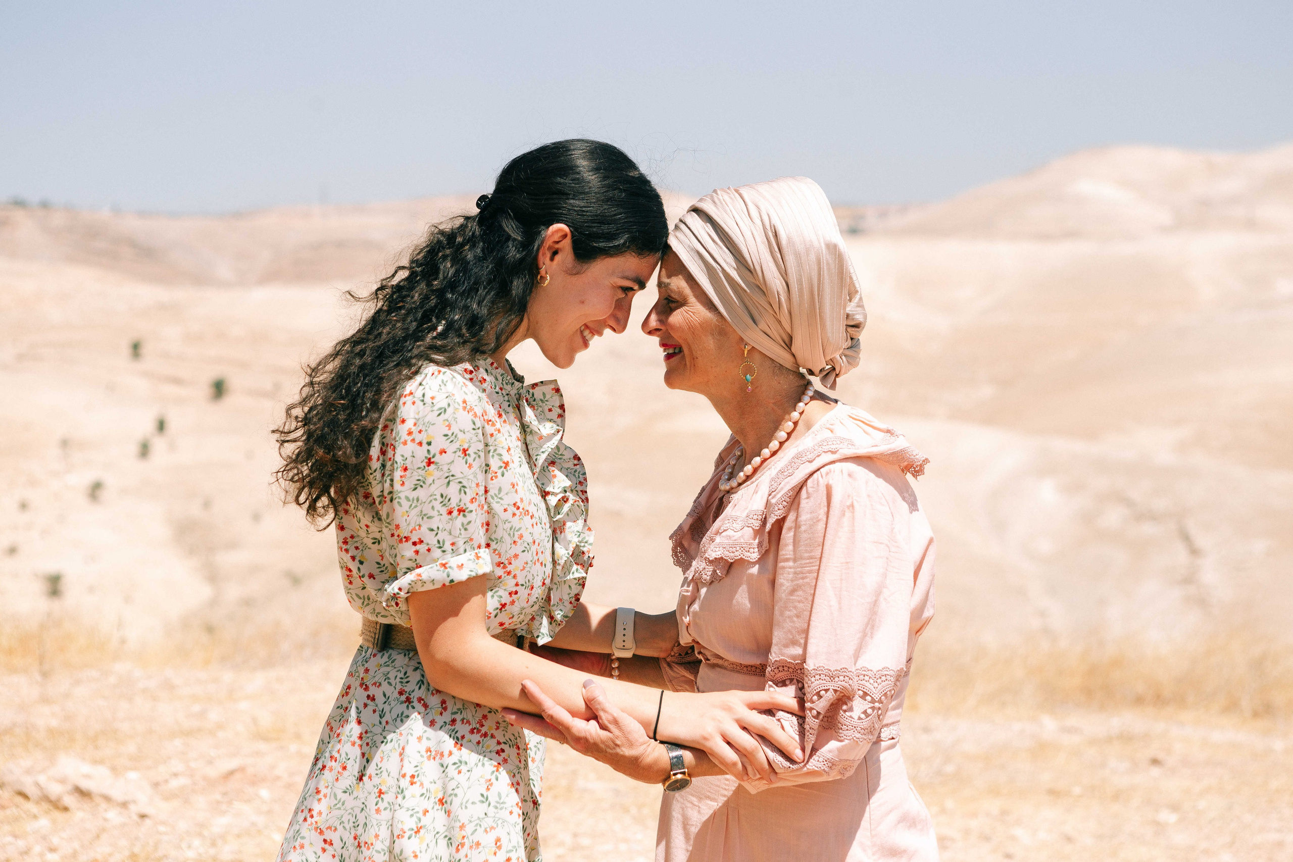 MAALE ADUMIM, HOME PHOTO SESSION + DESERT. Https://shi-photo.com/
