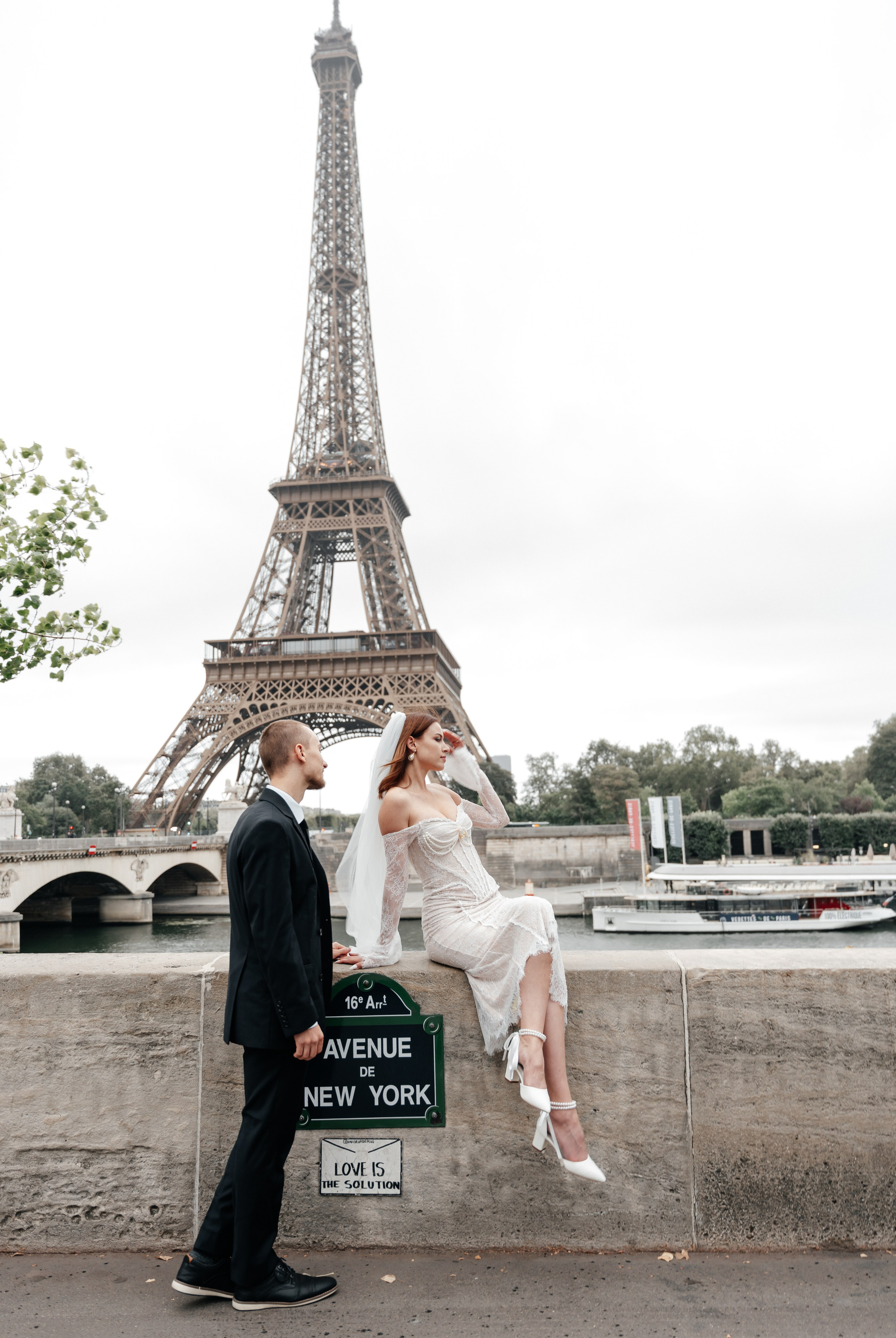Wedding elopement. Wedding photographer in Paris Oksana Shum