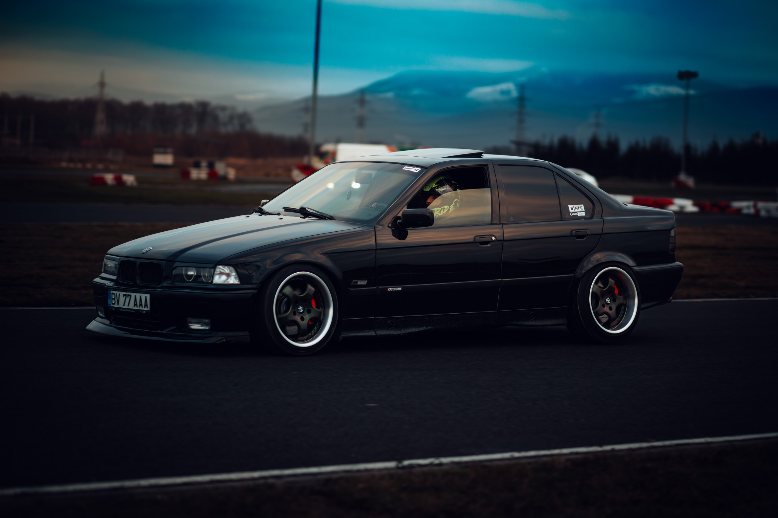 Masini. Ionut Brehuescu — Fotograf