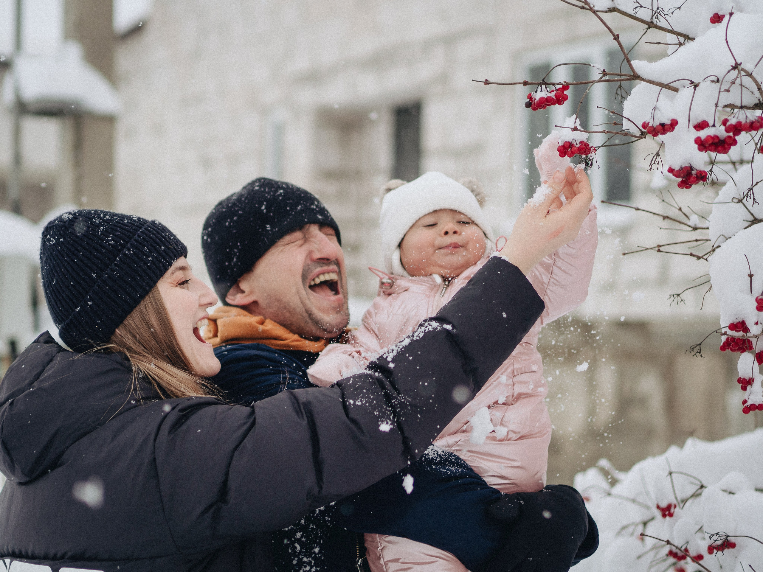 Lida & her family. Photographer in Los Angeles. Julia Ishmuratova
