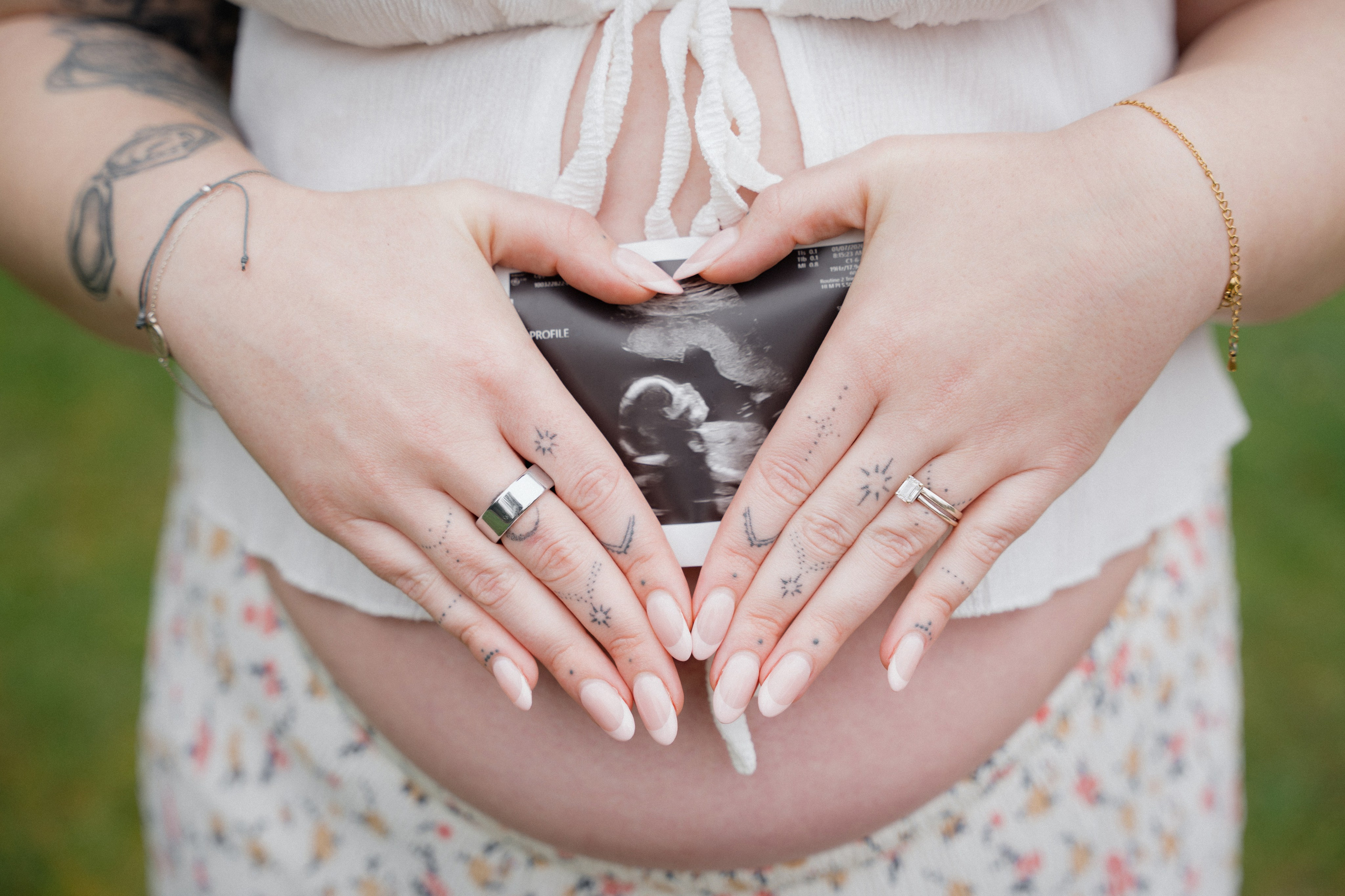 Sara maternity. Photographer in Washington Sophia D