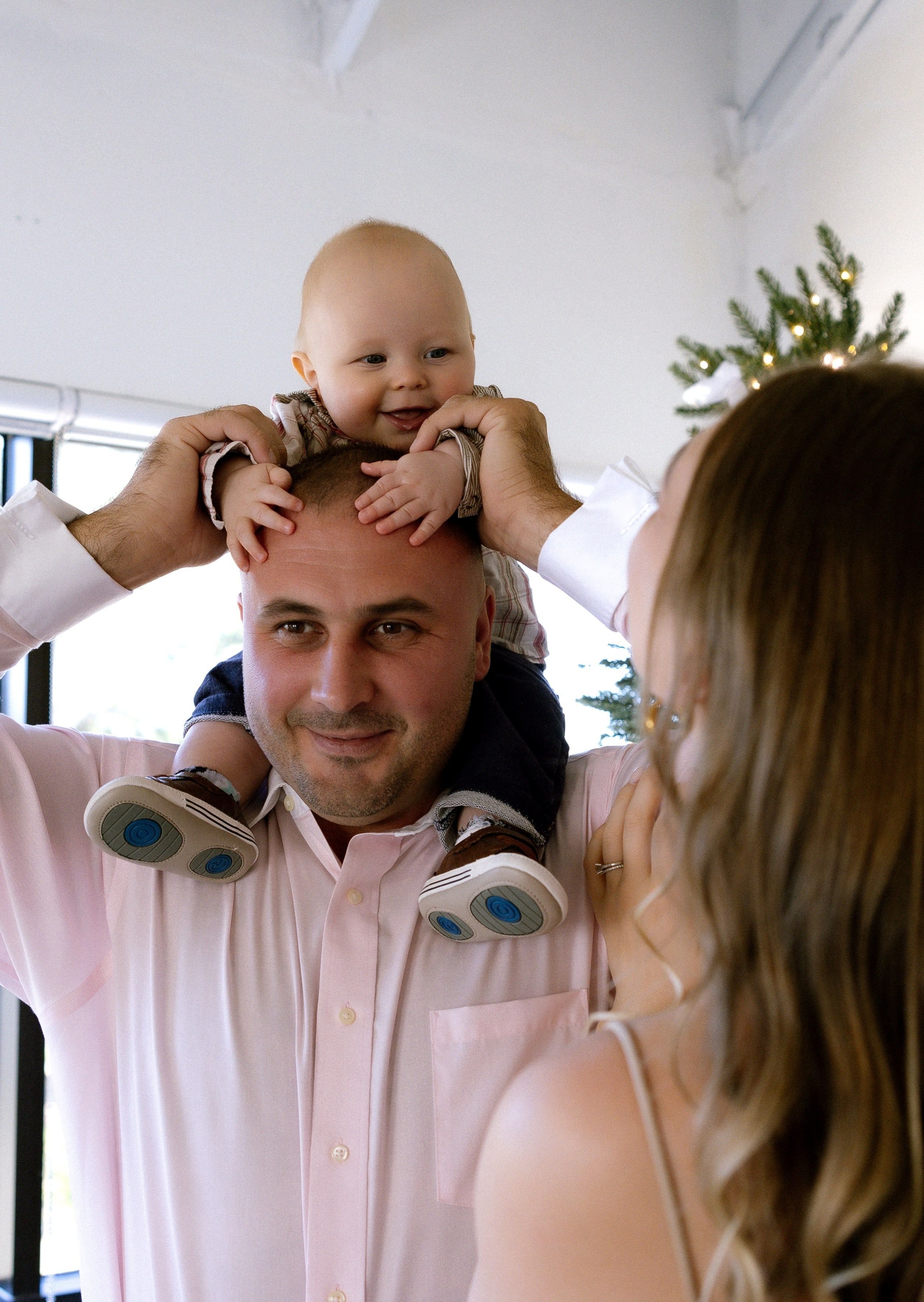 Christmas Family Photoshoot. Photographer Anastasia Nagibina