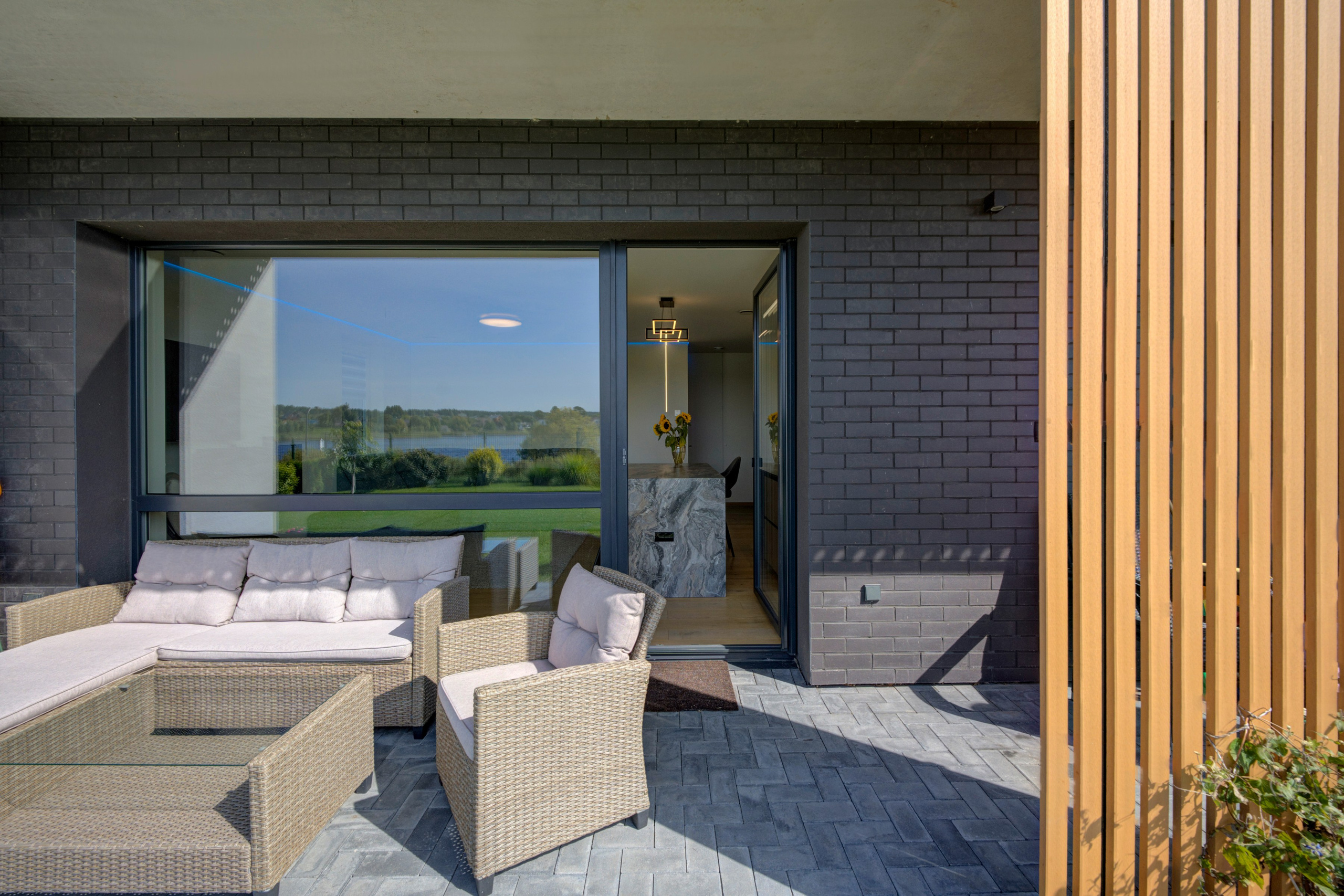 Gilužio g. 49, 2k. butas prie ežero. Elina Sapiega fotografė Vilniuje