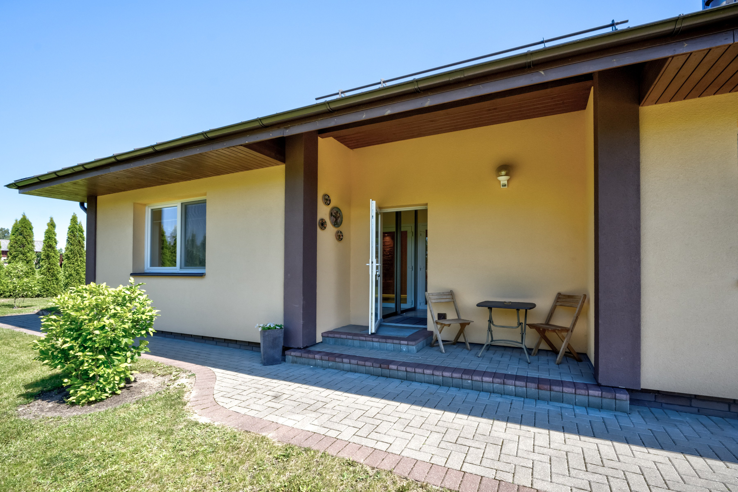 Žudiškių k. Ežero g. 70, Rešes sen. Elina Sapiega fotografė Vilniuje