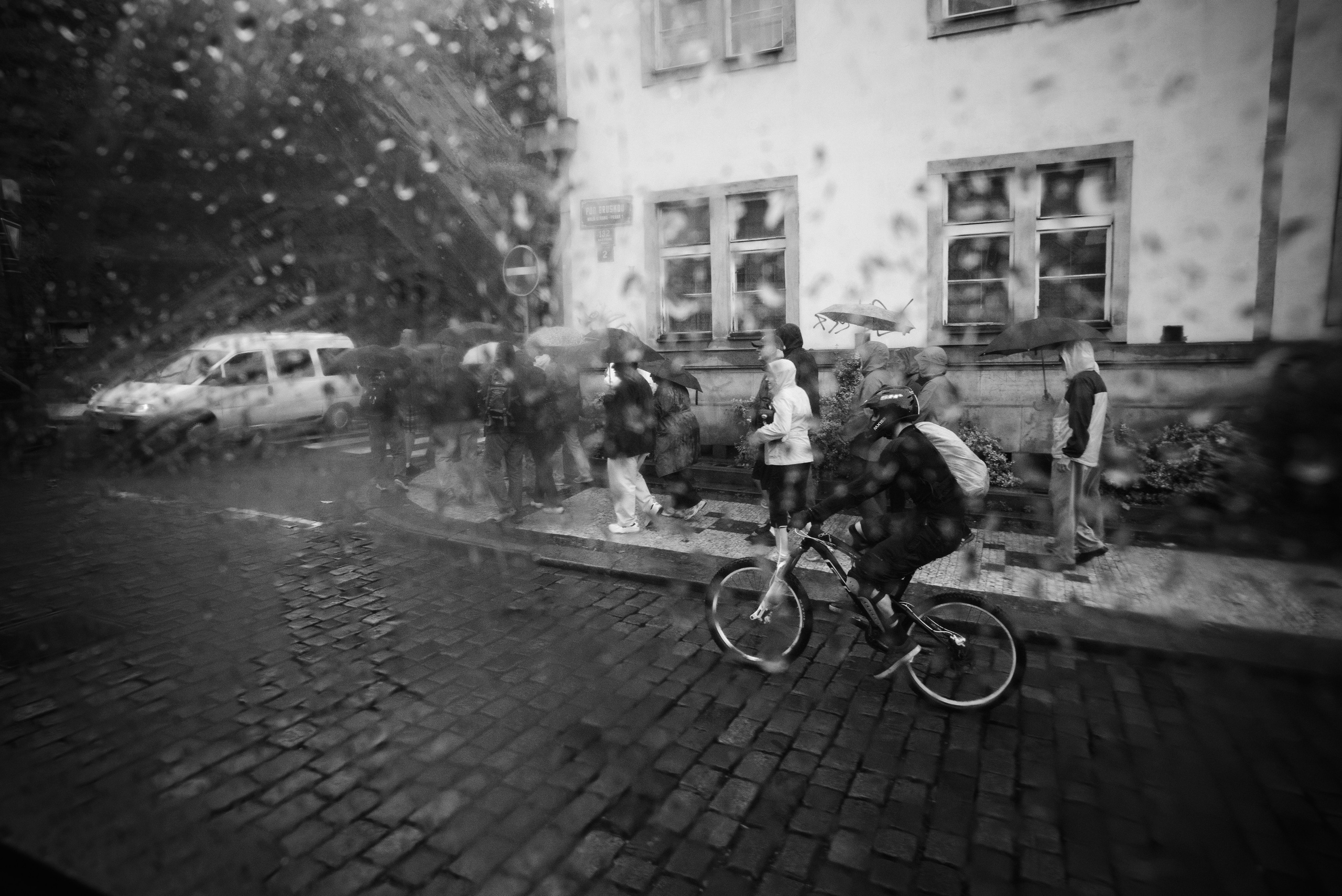 Dan Gutu photographer from moldova, Chișinău. Fotograf Moldova Chișinău. Portrait, street, documentary