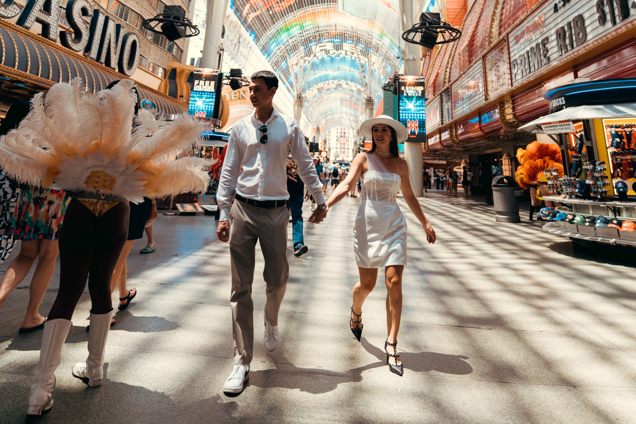 O&M. Wedding & elopement photographer Viktoriya Kravtsov. Las Vegas