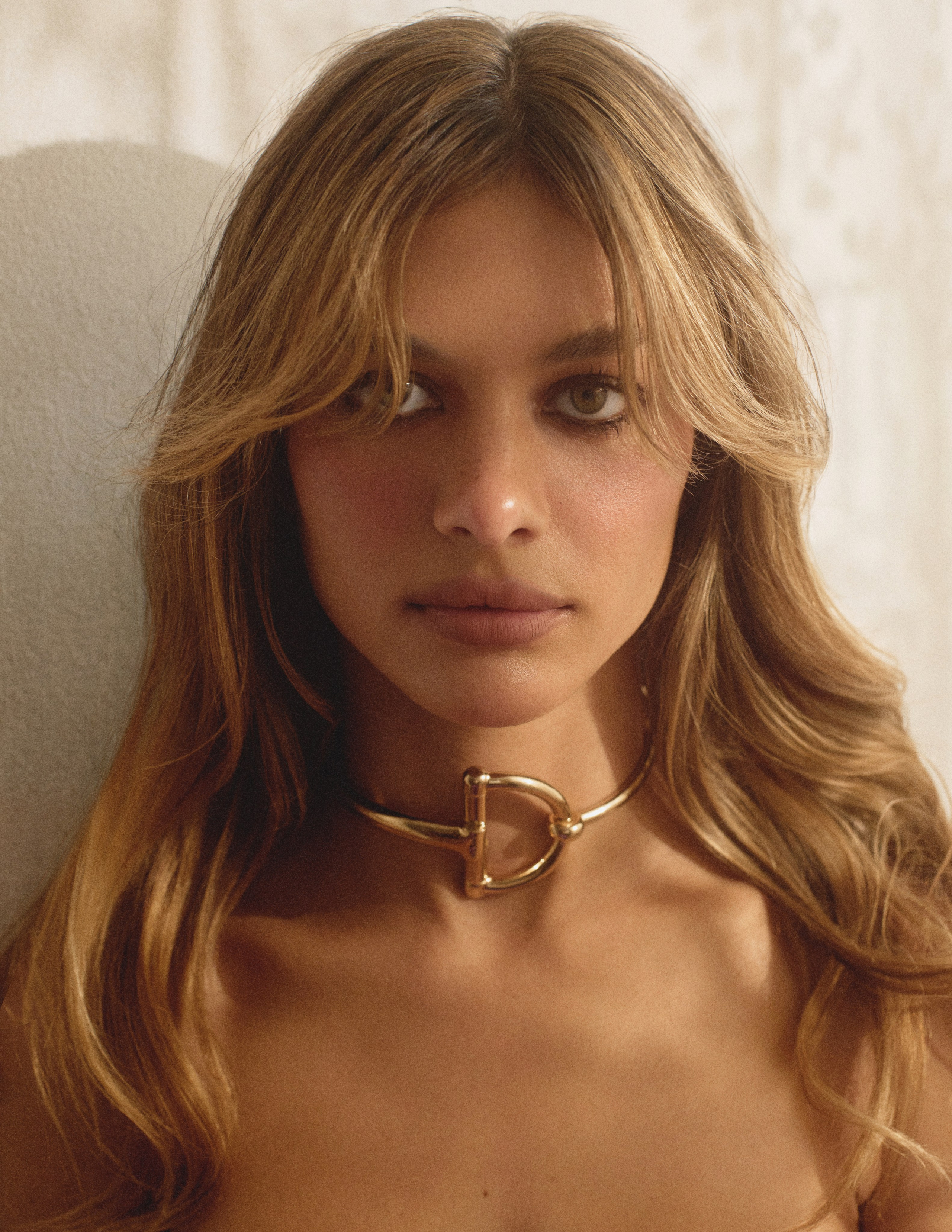 EDITORIAL. Beauty, Fashion and Editorial Retoucher