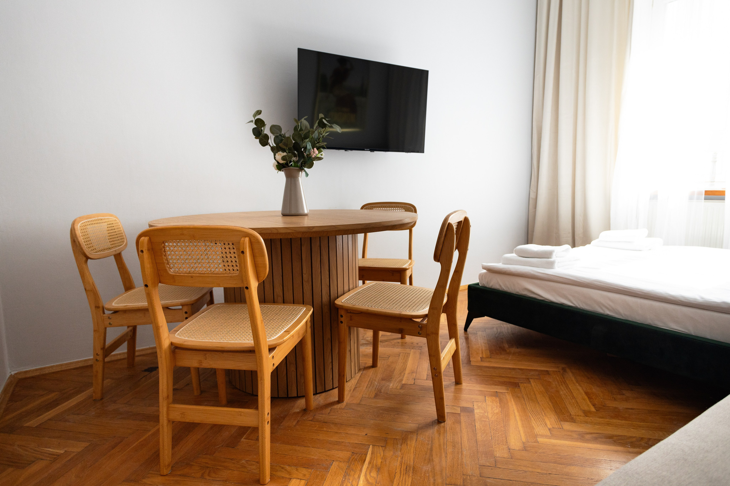 Apartament Upstairs 4