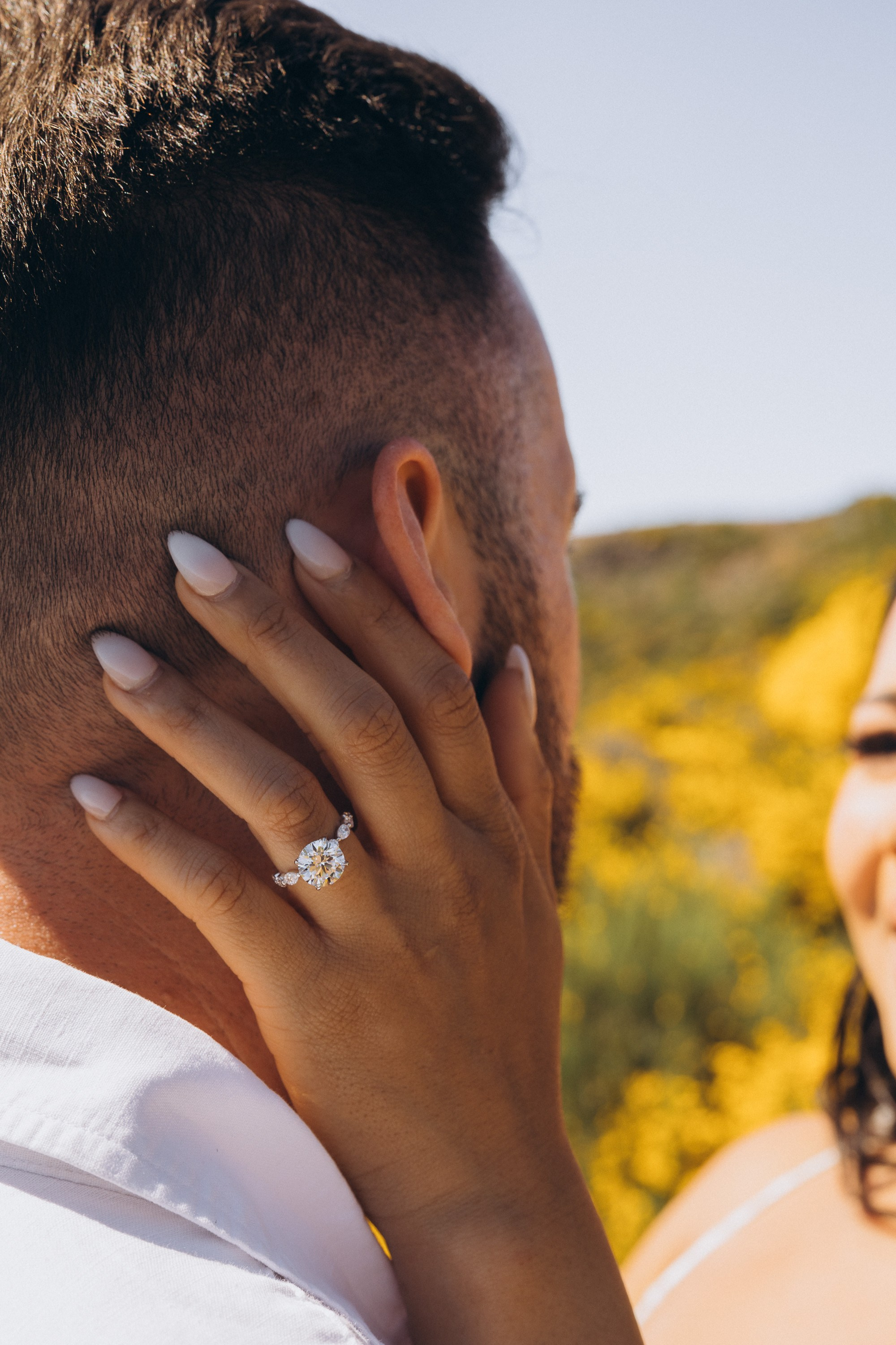 Proposal at Pico do Arieiro, Madeira – romantic engagement with breathtaking mountain views, capturing intimate moments in nature.