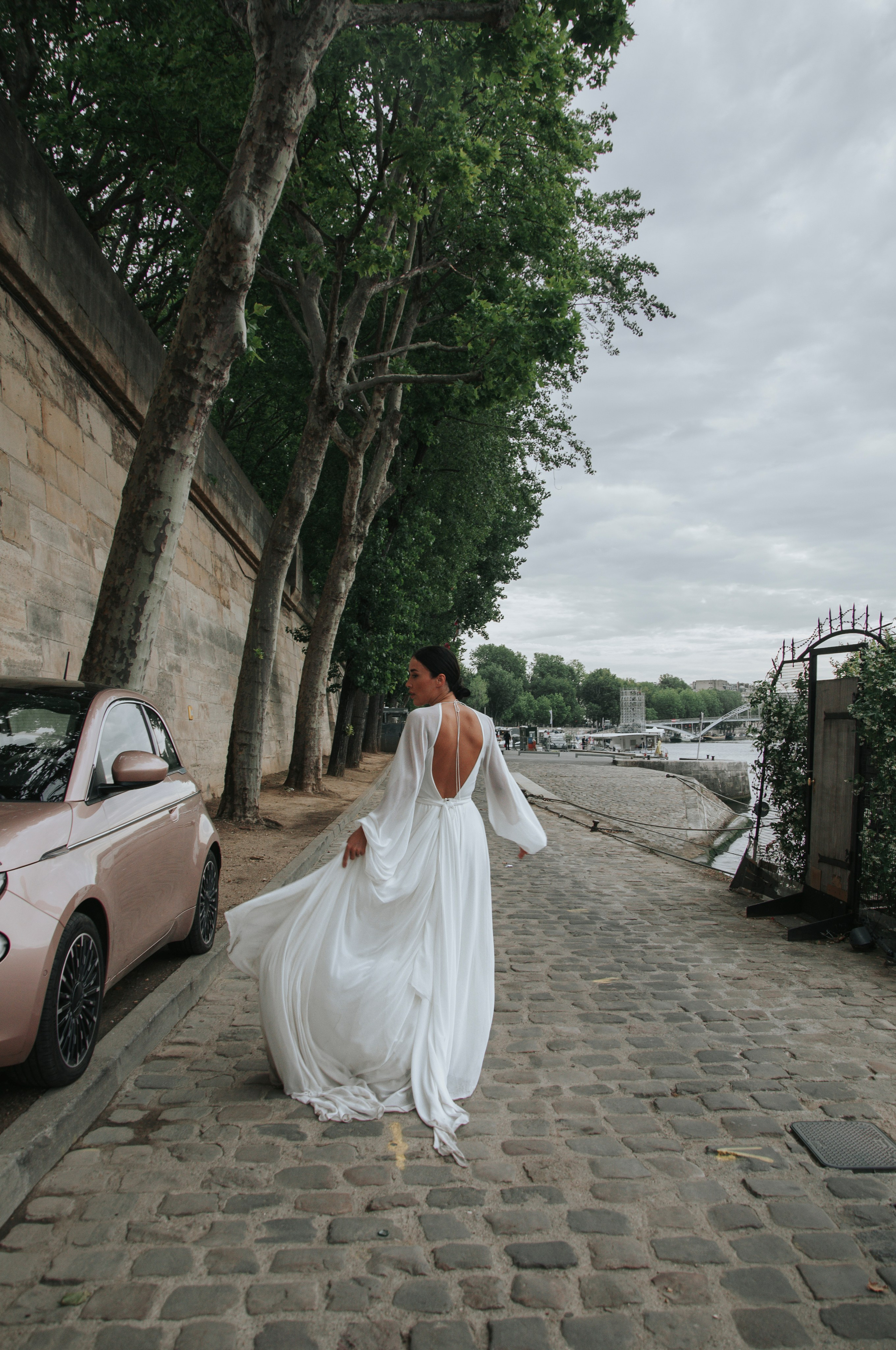 Wedding photoshoot at the Eiffel Tower. Paris photographer — Polina Osipova