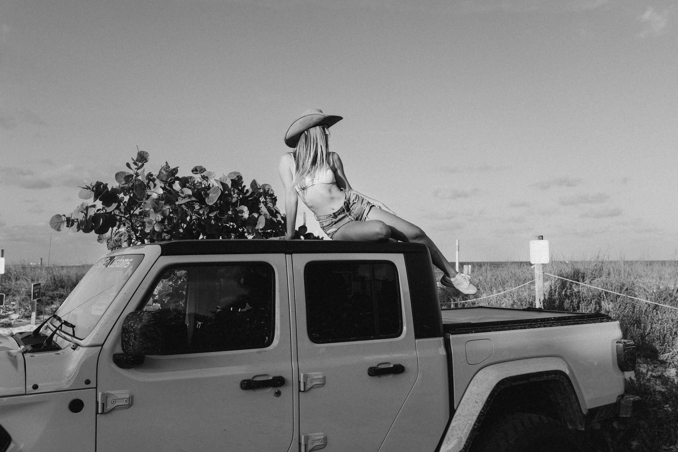 WEST. TETIANA UDOVYCHENKO STREET & PORTRAIT PHOTOGRAPHER