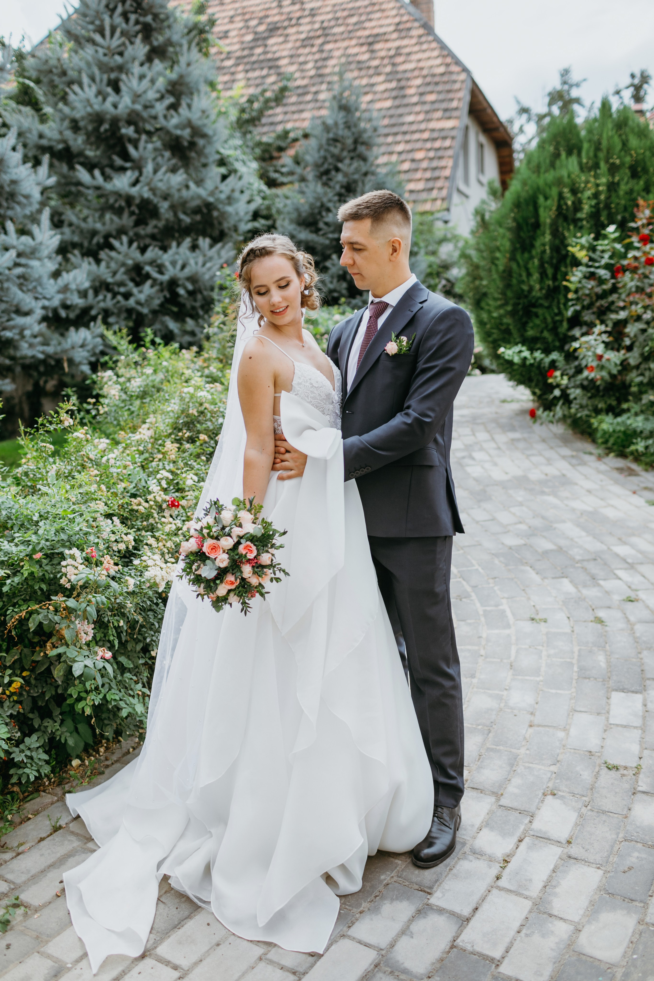 Свадебная фотоссесия для молодоженов в Бишкеке. Фотограф в Бишкеке Оксана Шувалова