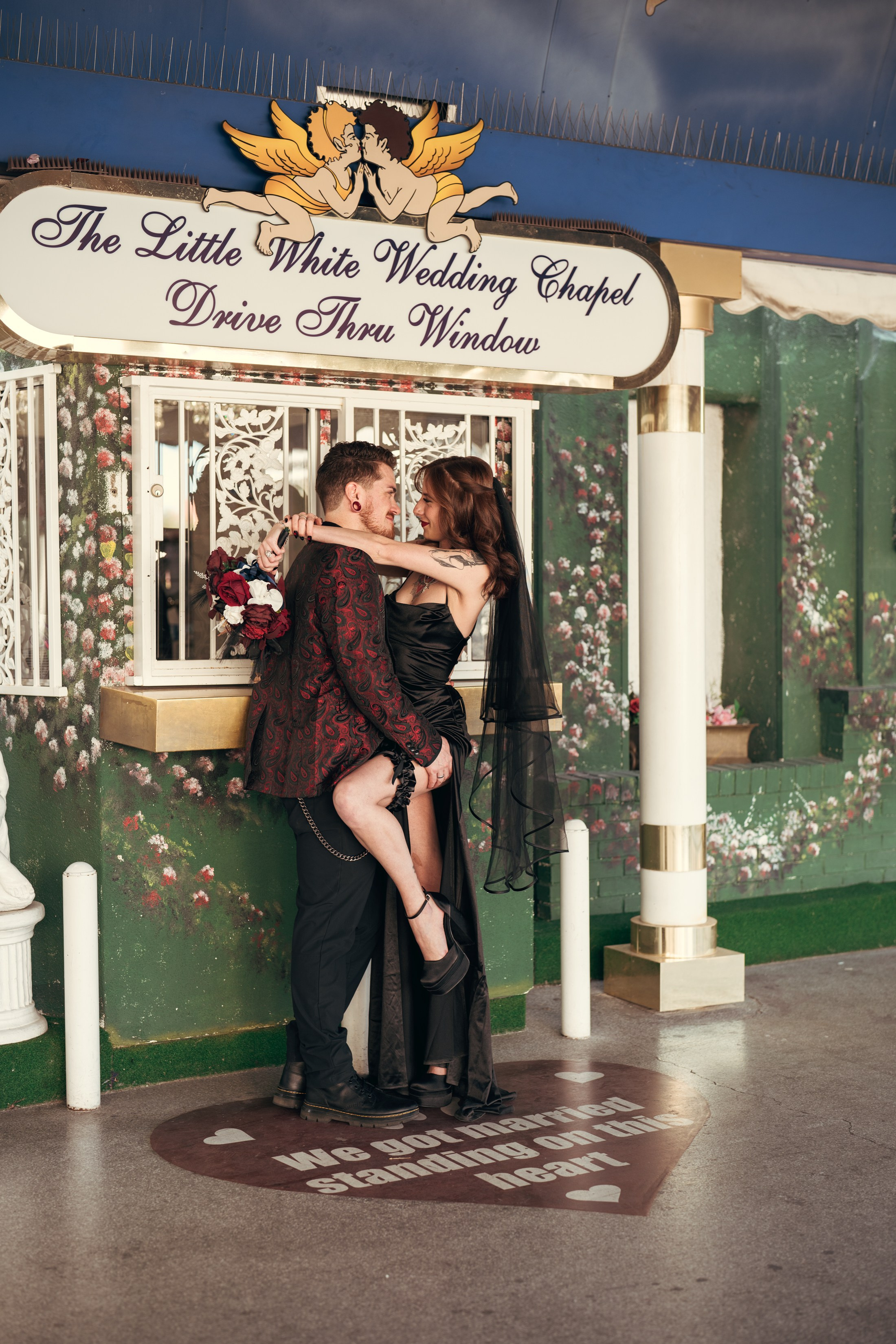 Jordan&Jarret. Wedding & elopement photographer Viktoriya Kravtsov. Las Vegas