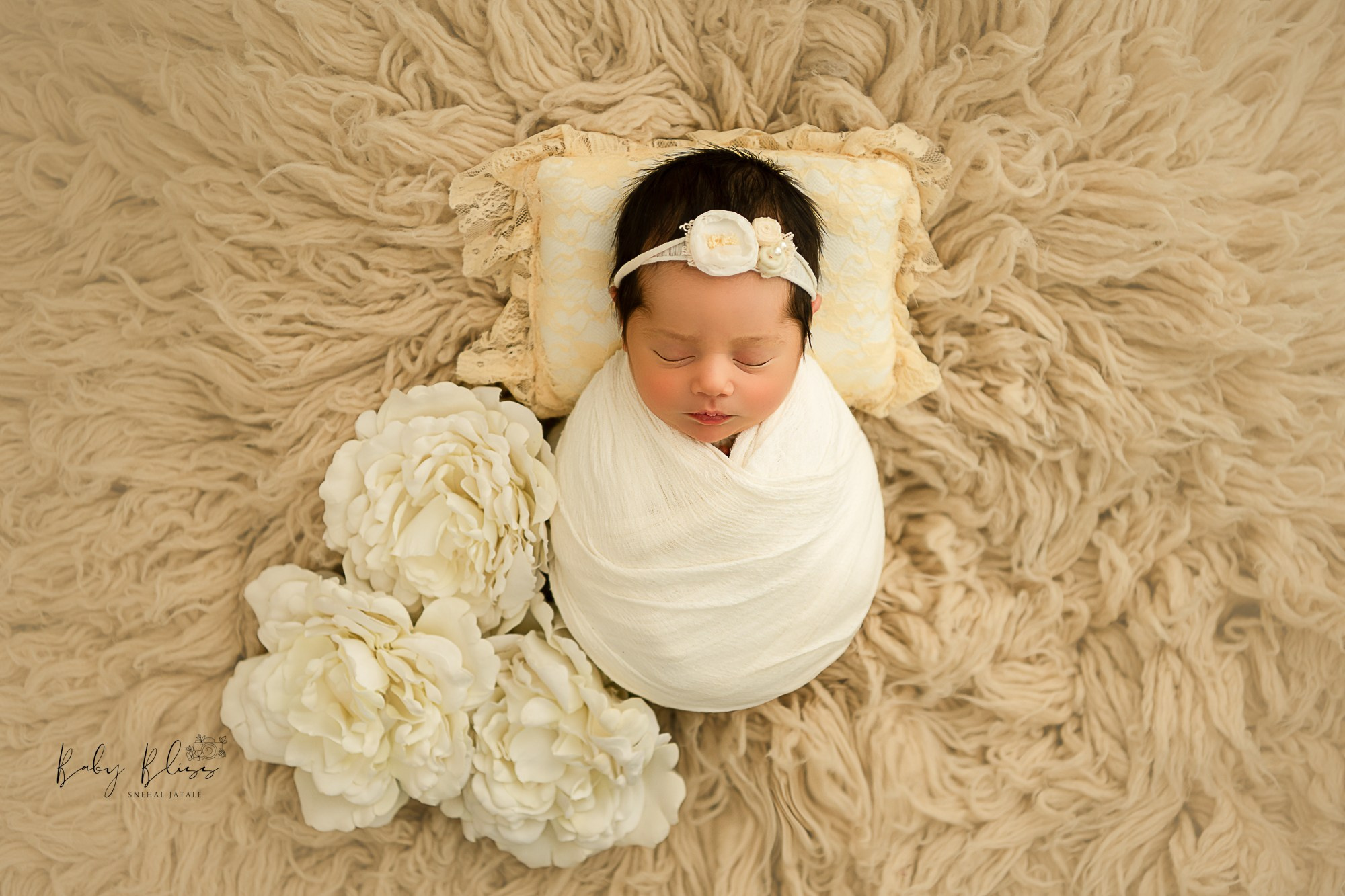 Best Newborn photography Doha Qatar | Home service available | Book now