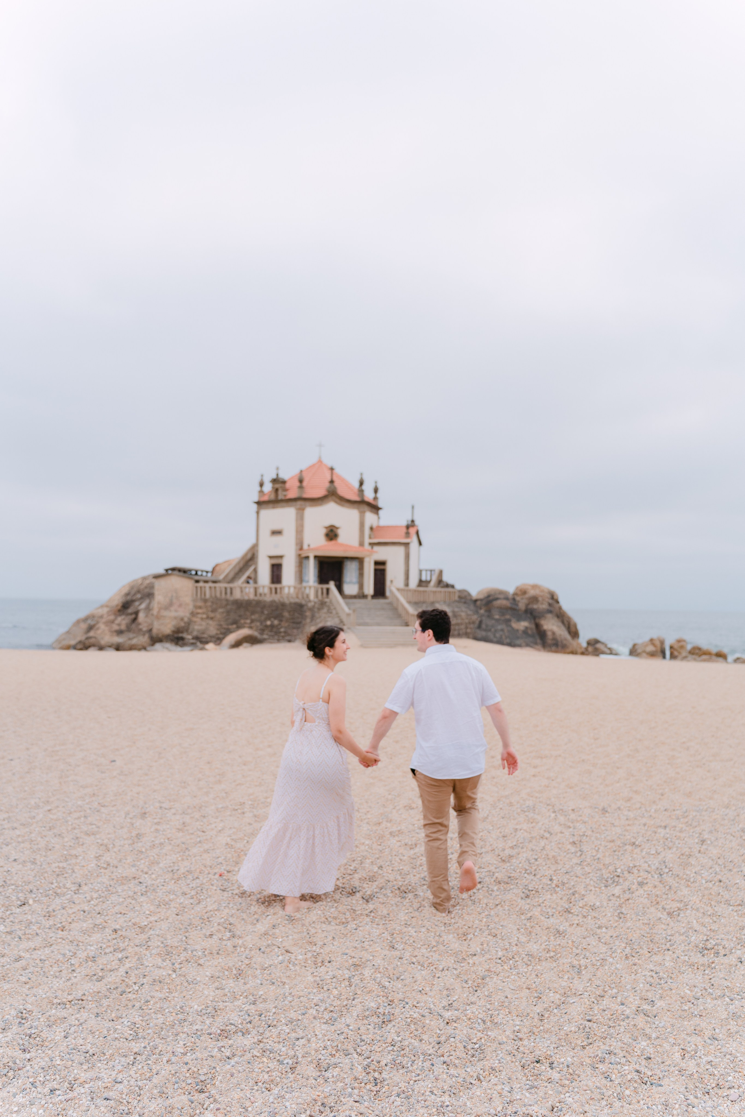 Wedding proposal at Senhor da Pedra. Fotógrafo de casamentos e ensaios para casais em Porto