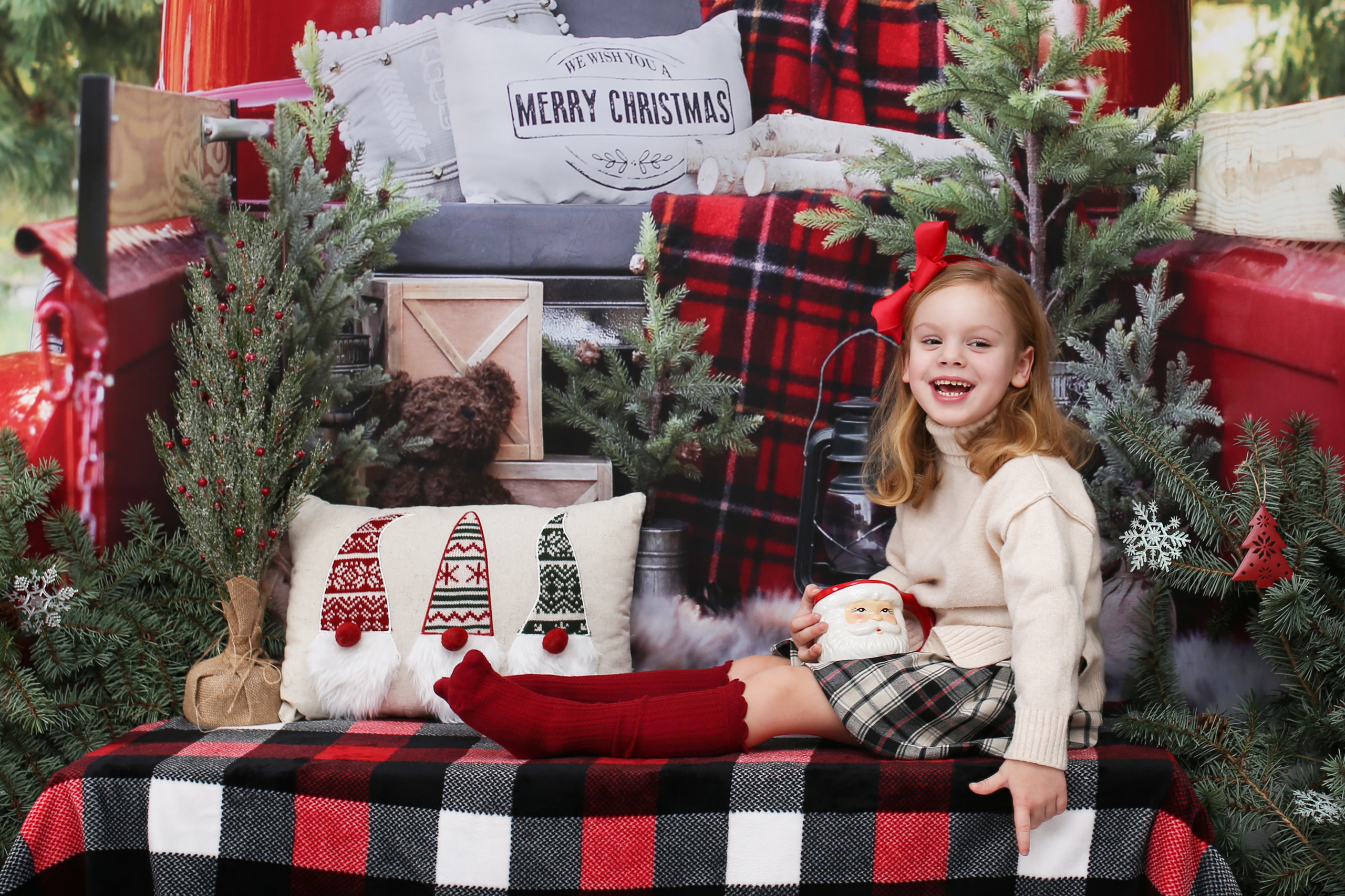 Red Christmas Truck. YuAnna studio. Family & Kids Photographer in Seattle area, located in