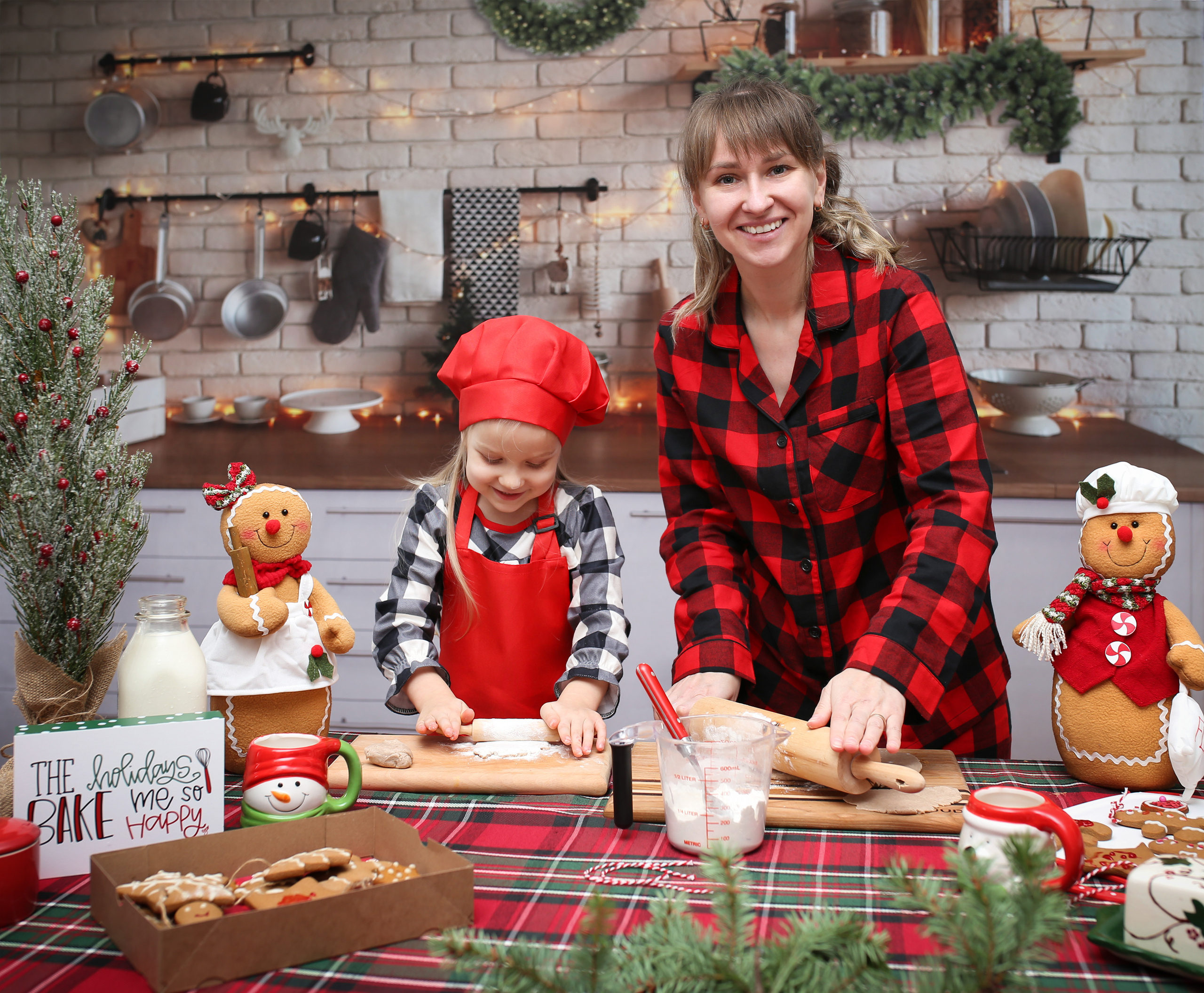 Christmas Baking Mini. YuAnna studio. Family & Kids Photographer in Seattle area, located in