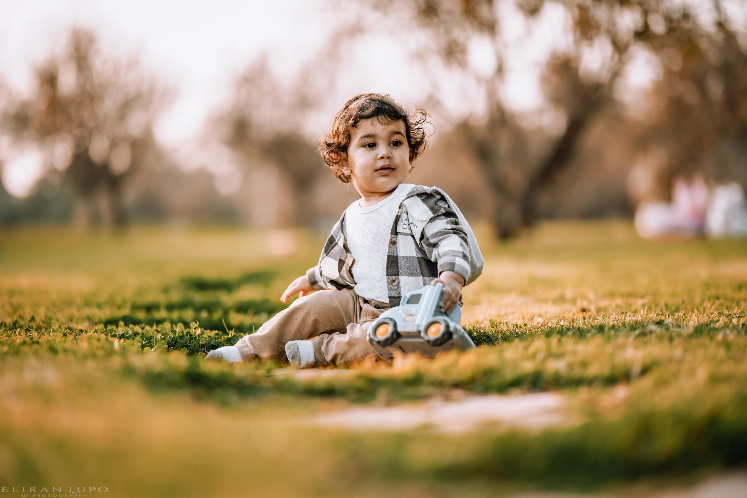 גיל שנה בטבע. לופו צלמים — צילום חתונות ואירועים